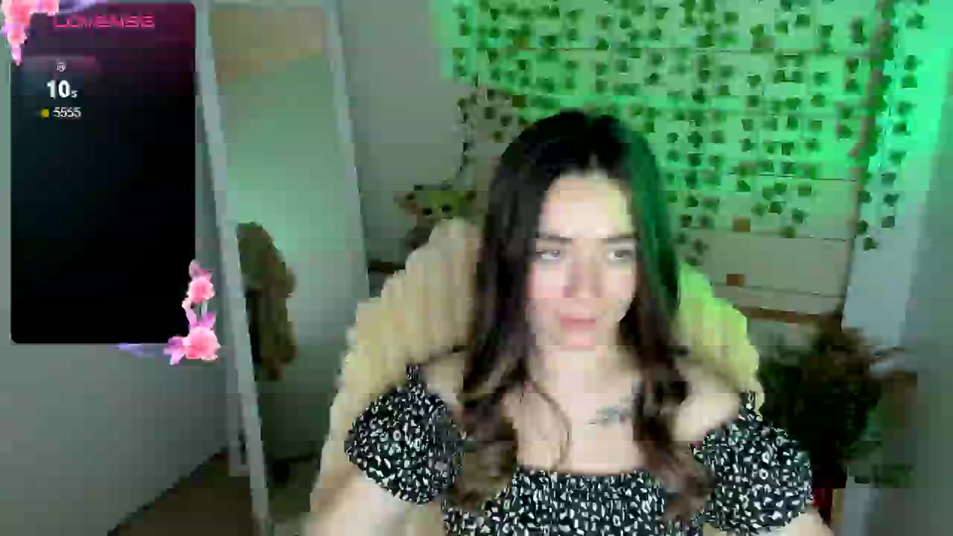 Gallery image thumbnail from KiraLove's myfreecams stream on, 04/23/2025, 15:29 image 7 of 20