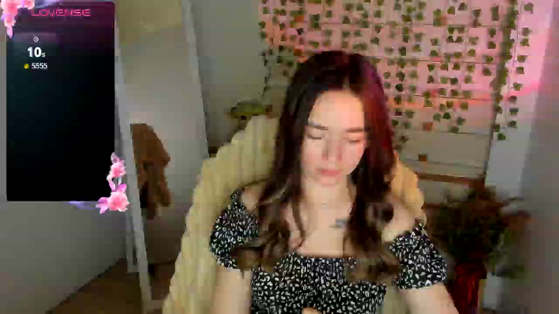 Gallery image thumbnail from KiraLove's myfreecams stream on, 04/23/2025, 15:29 image 15 of 20