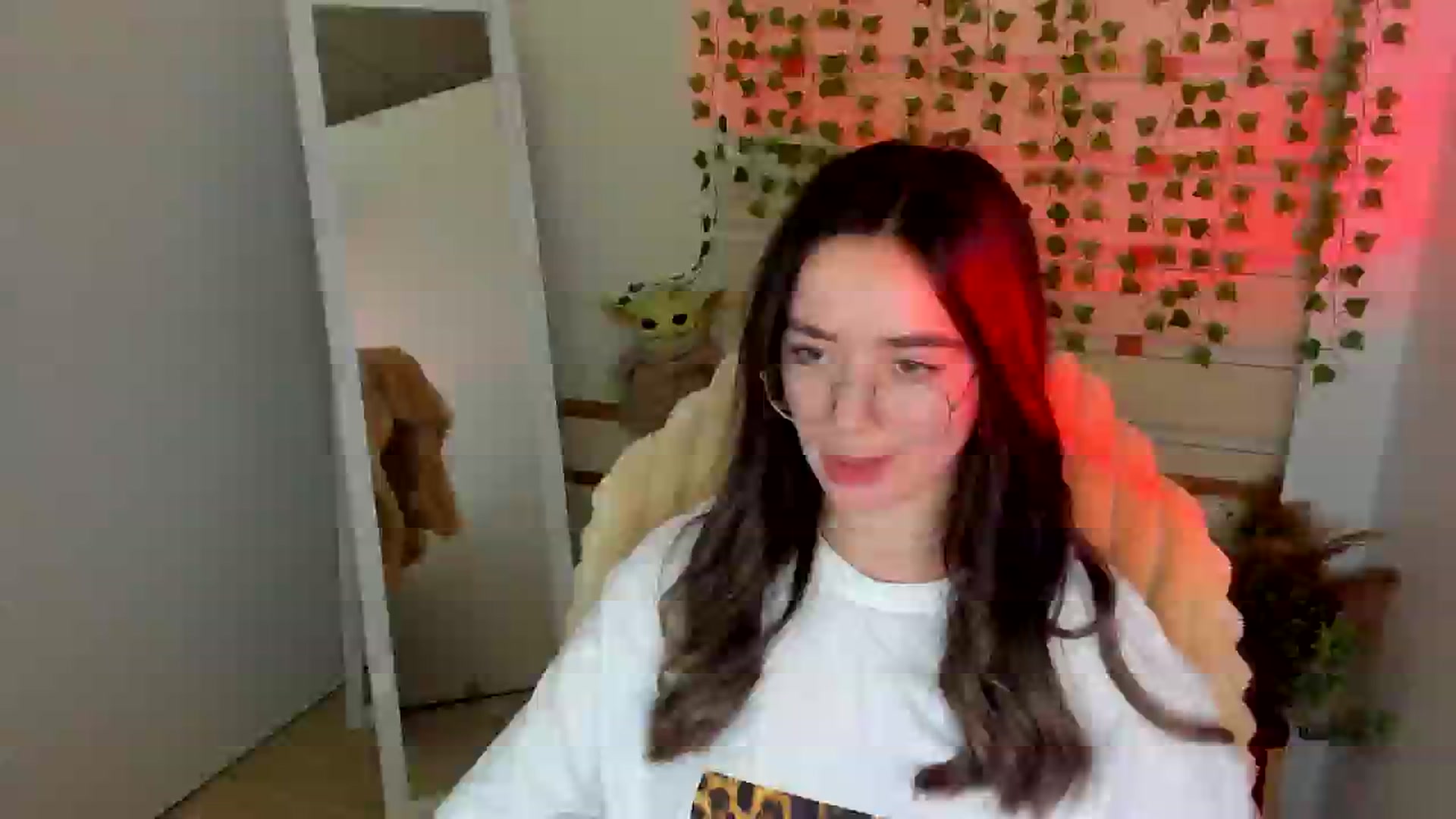 Gallery image thumbnail from KiraLove's myfreecams stream on, 04/24/2025, 10:04 image 8 of 20