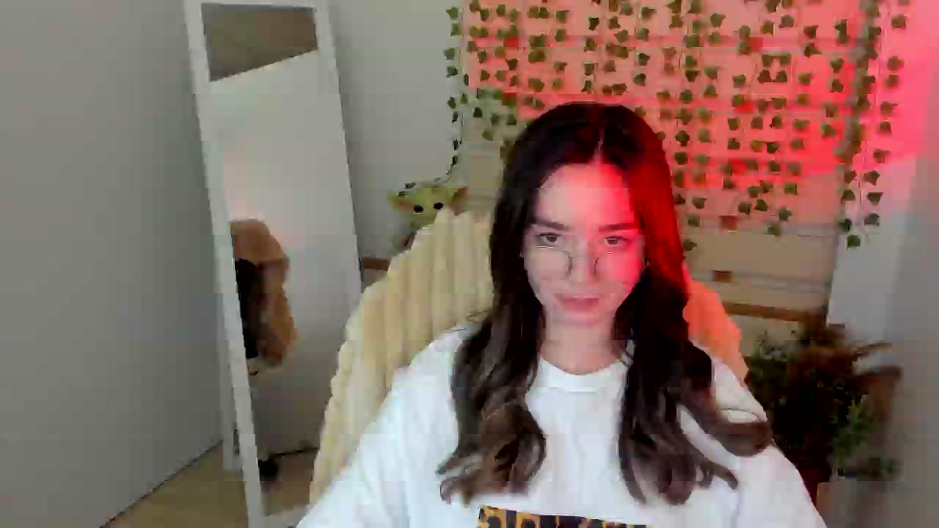 Gallery image thumbnail from KiraLove's myfreecams stream on, 04/24/2025, 10:04 image 13 of 20