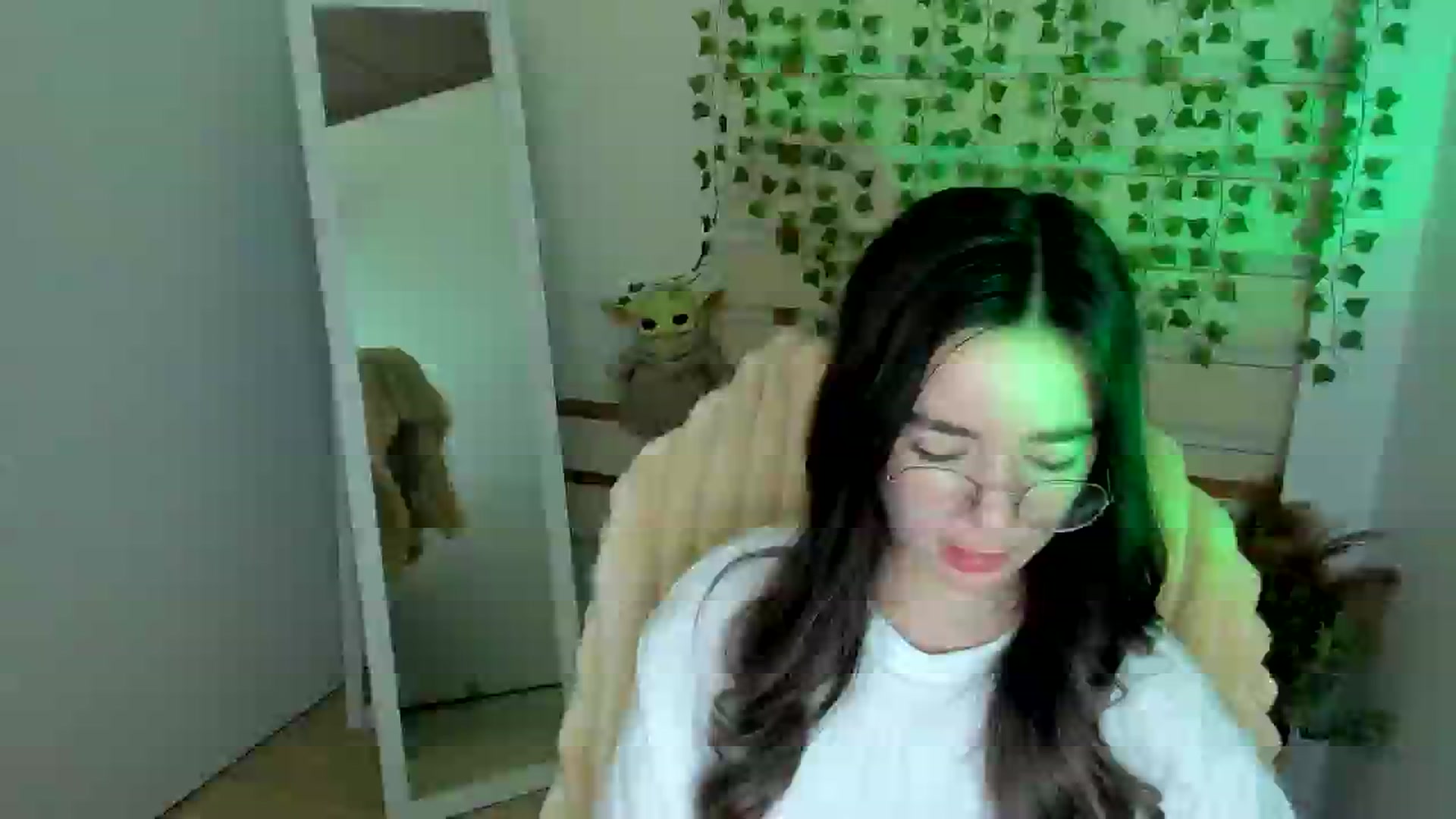 Gallery image thumbnail from KiraLove's myfreecams stream on, 04/24/2025, 10:04 image 9 of 20
