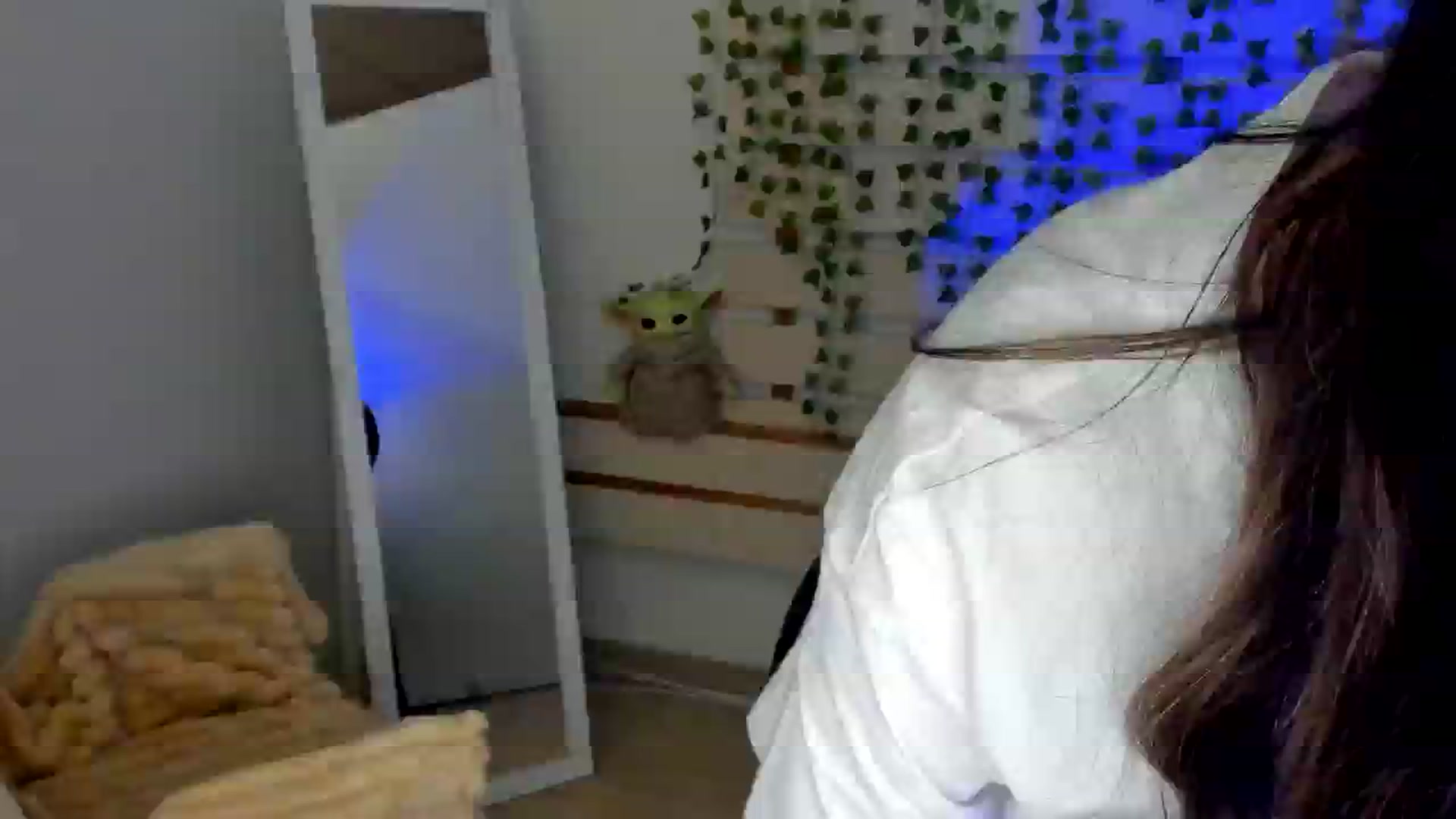 Gallery image thumbnail from KiraLove's myfreecams stream on, 04/24/2025, 10:04 image 2 of 20