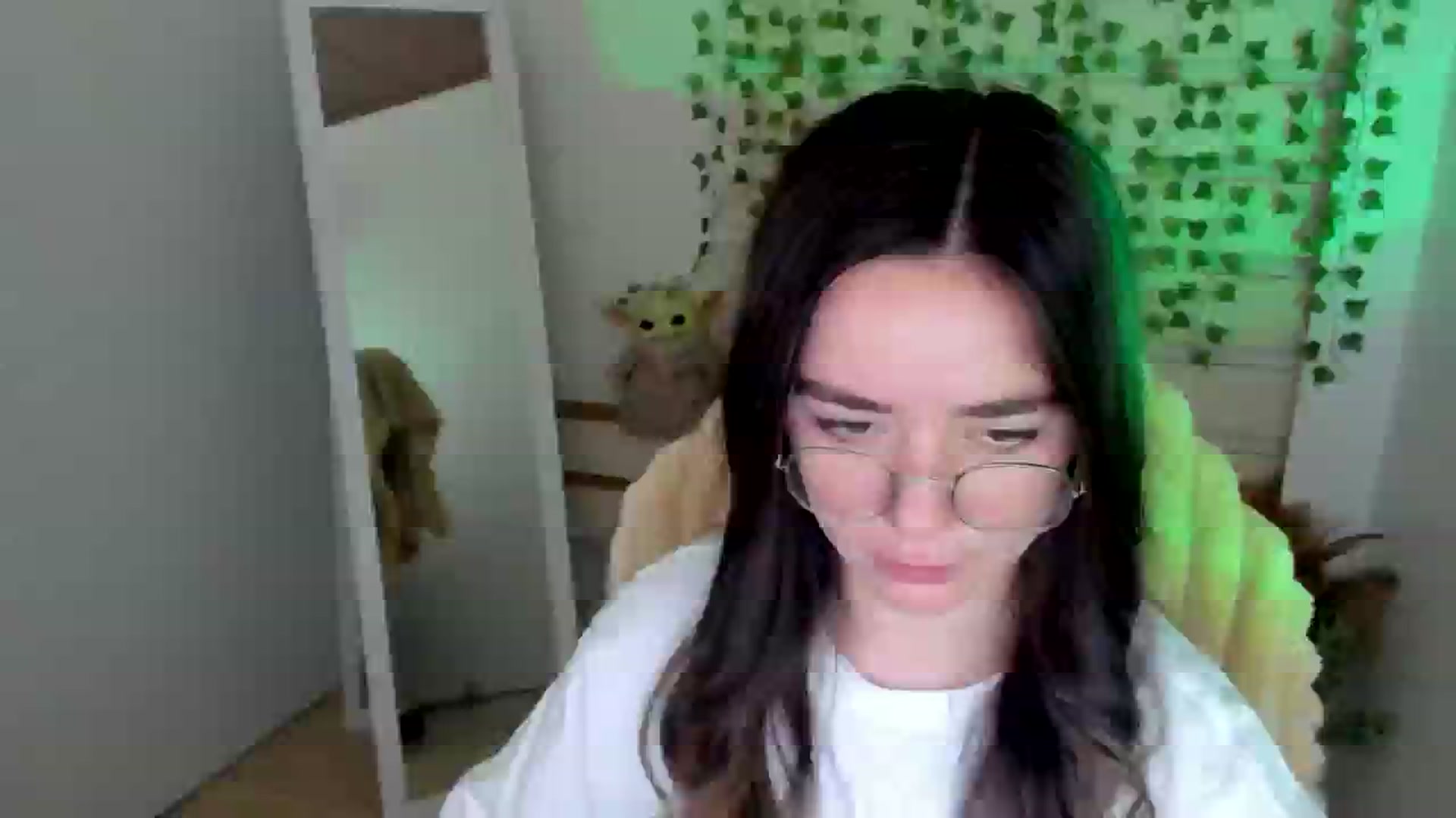Gallery image thumbnail from KiraLove's myfreecams stream on, 04/24/2025, 10:04 image 1 of 20