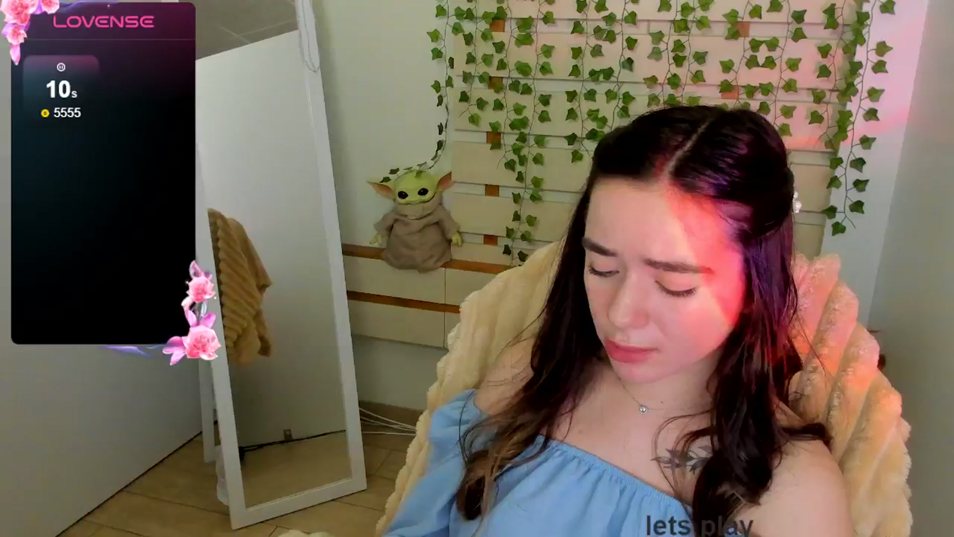 Gallery image thumbnail from KiraLove's myfreecams stream on, 04/25/2025, 09:20 image 19 of 20