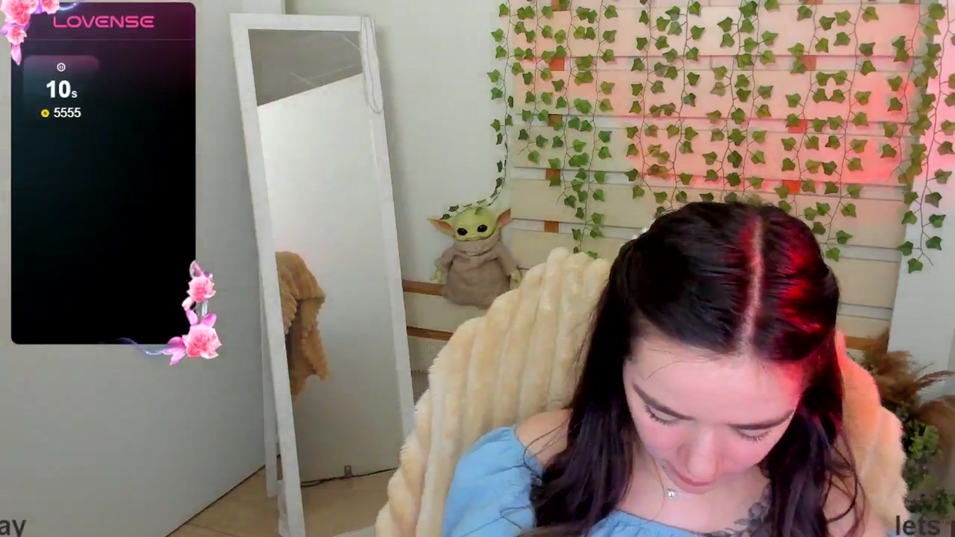 Gallery image thumbnail from KiraLove's myfreecams stream on, 04/25/2025, 11:33 image 18 of 20