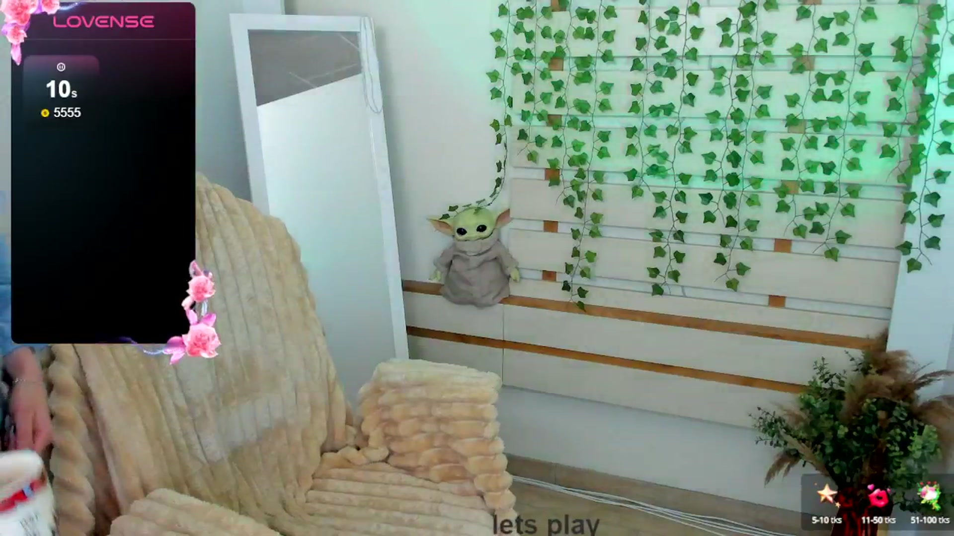 Gallery image thumbnail from KiraLove's myfreecams stream on, 04/25/2025, 11:33 image 8 of 20