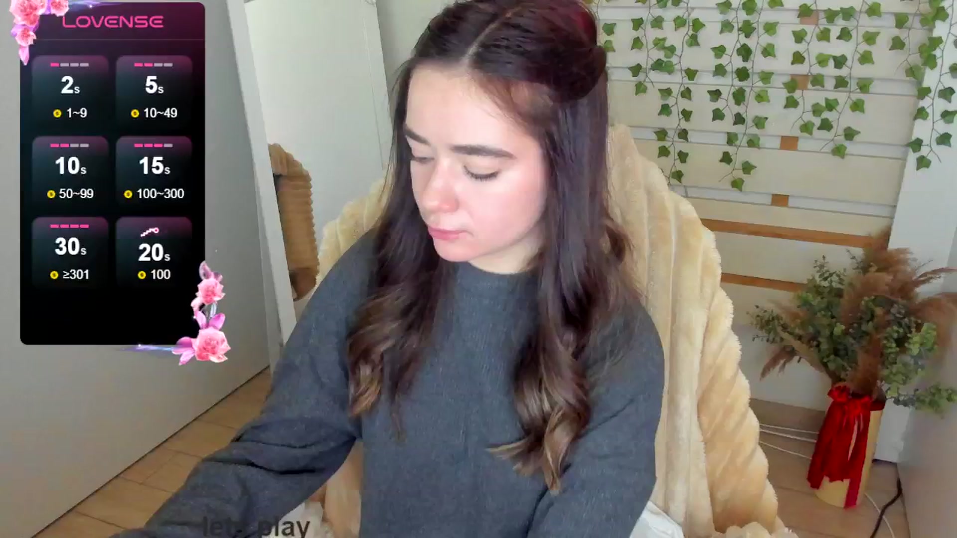 Gallery image thumbnail from KiraLove's myfreecams stream on, 04/28/2025, 11:42 image 9 of 20
