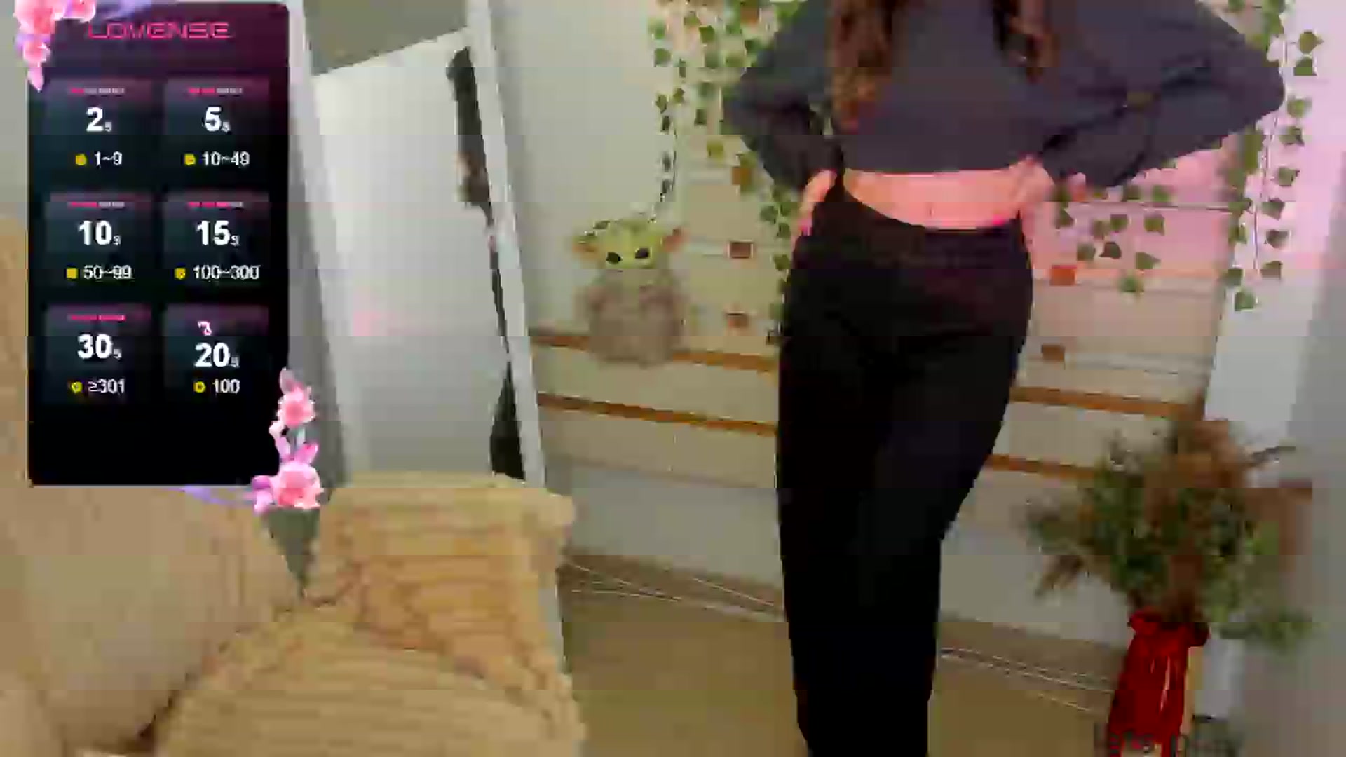 Gallery image thumbnail from KiraLove's myfreecams stream on, 04/29/2025, 11:38 image 13 of 20