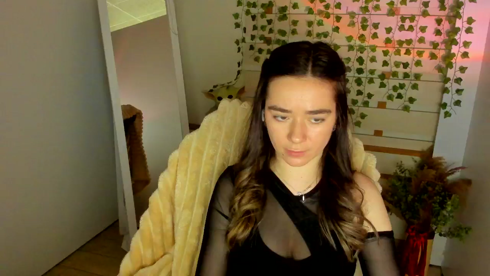 Gallery image thumbnail from KiraLove's myfreecams stream on, 04/30/2025, 13:31 image 18 of 20