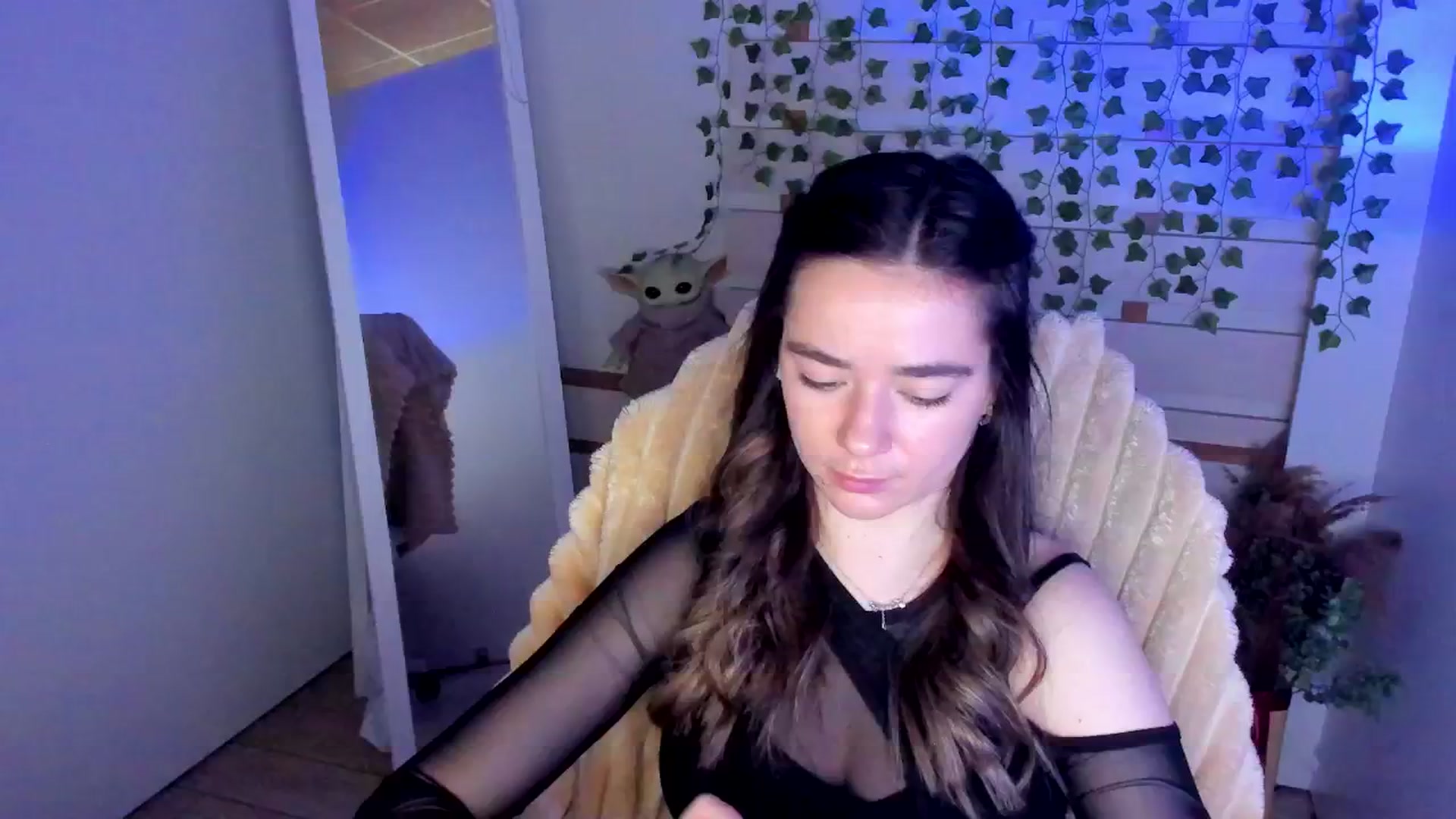 Gallery image thumbnail from KiraLove's myfreecams stream on, 04/30/2025, 13:31 image 1 of 20