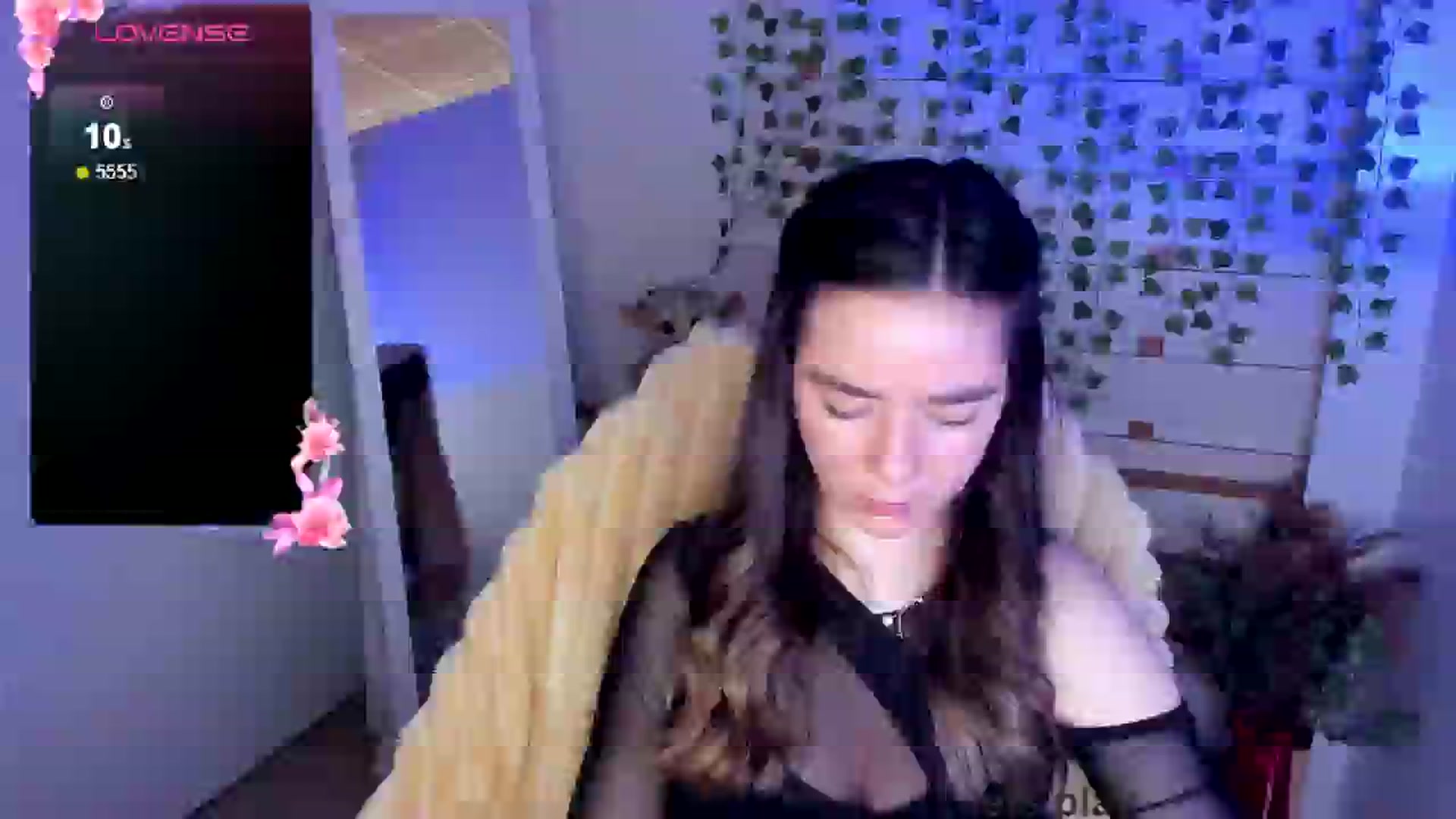 Gallery image thumbnail from KiraLove's myfreecams stream on, 04/30/2025, 14:33 image 17 of 20
