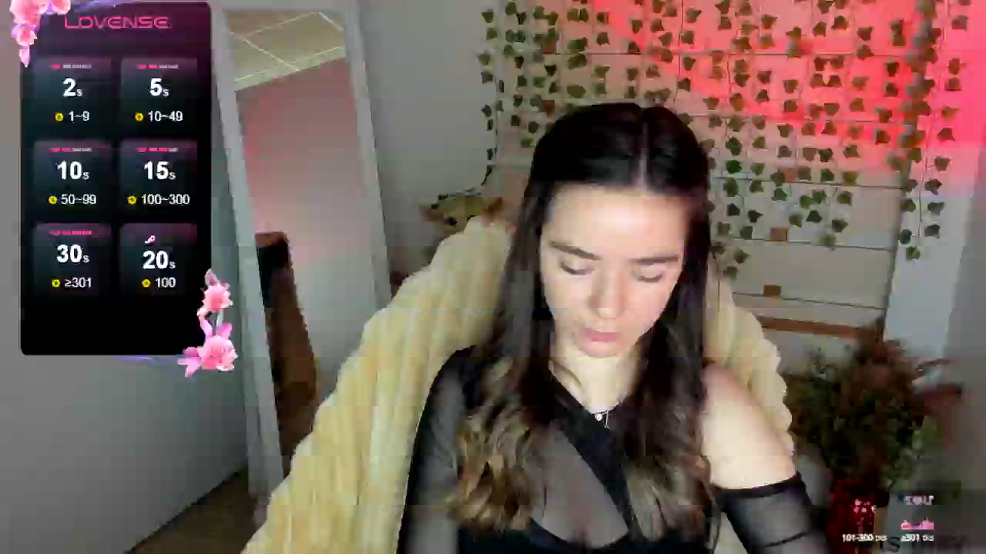 Gallery image thumbnail from KiraLove's myfreecams stream on, 04/30/2025, 14:33 image 16 of 20