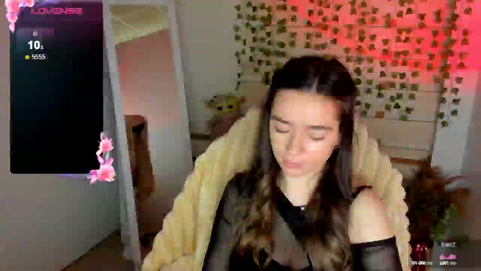 Gallery image thumbnail from KiraLove's myfreecams stream on, 04/30/2025, 14:33 image 4 of 20