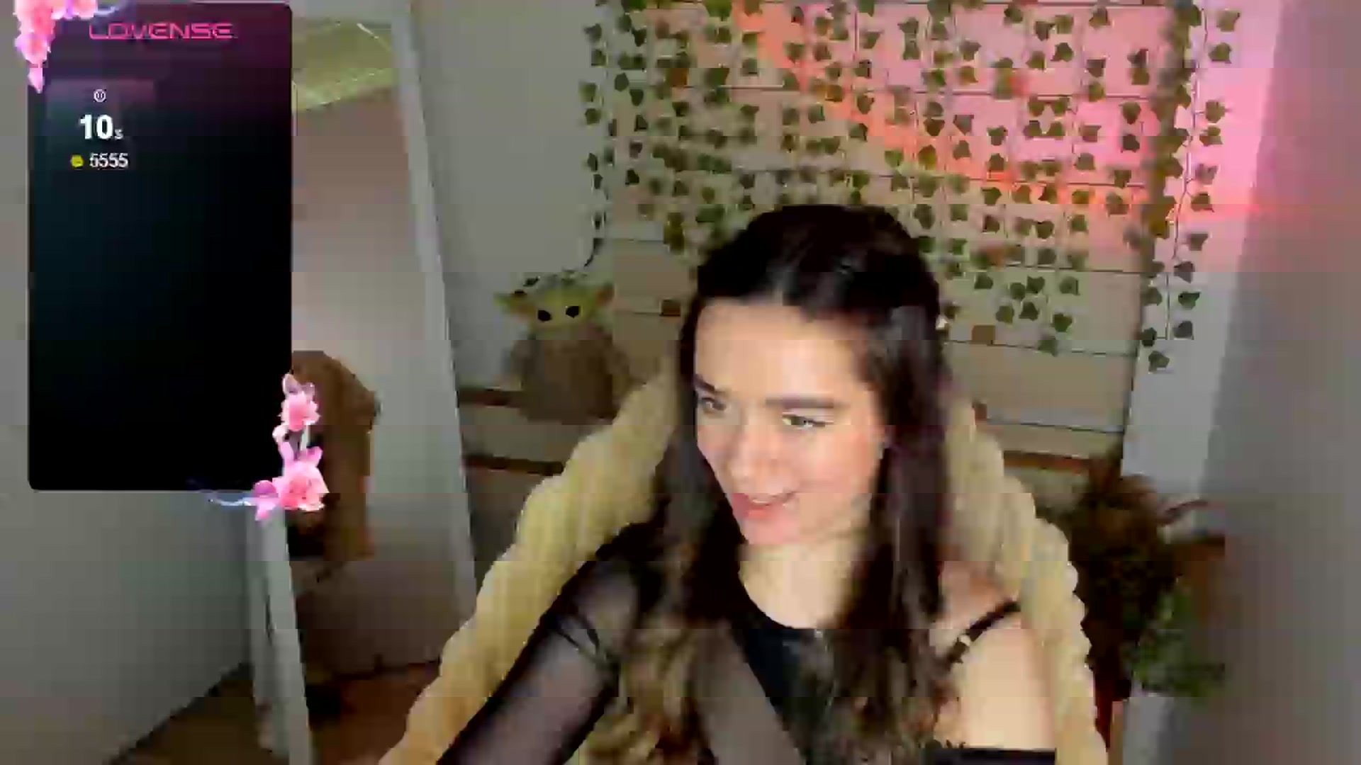 Gallery image thumbnail from KiraLove's myfreecams stream on, 04/30/2025, 17:10 image 18 of 20