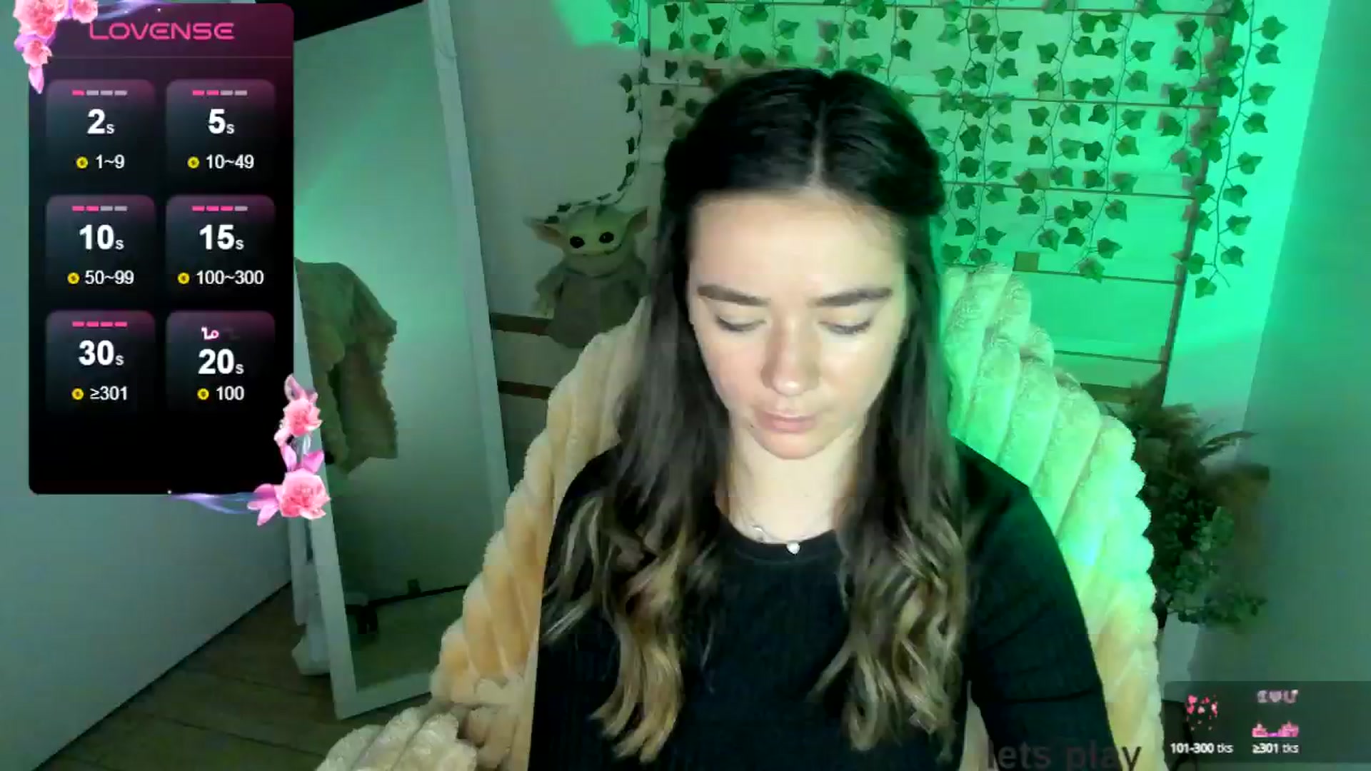 Gallery image thumbnail from KiraLove's myfreecams stream on, 05/01/2025, 16:45 image 19 of 20