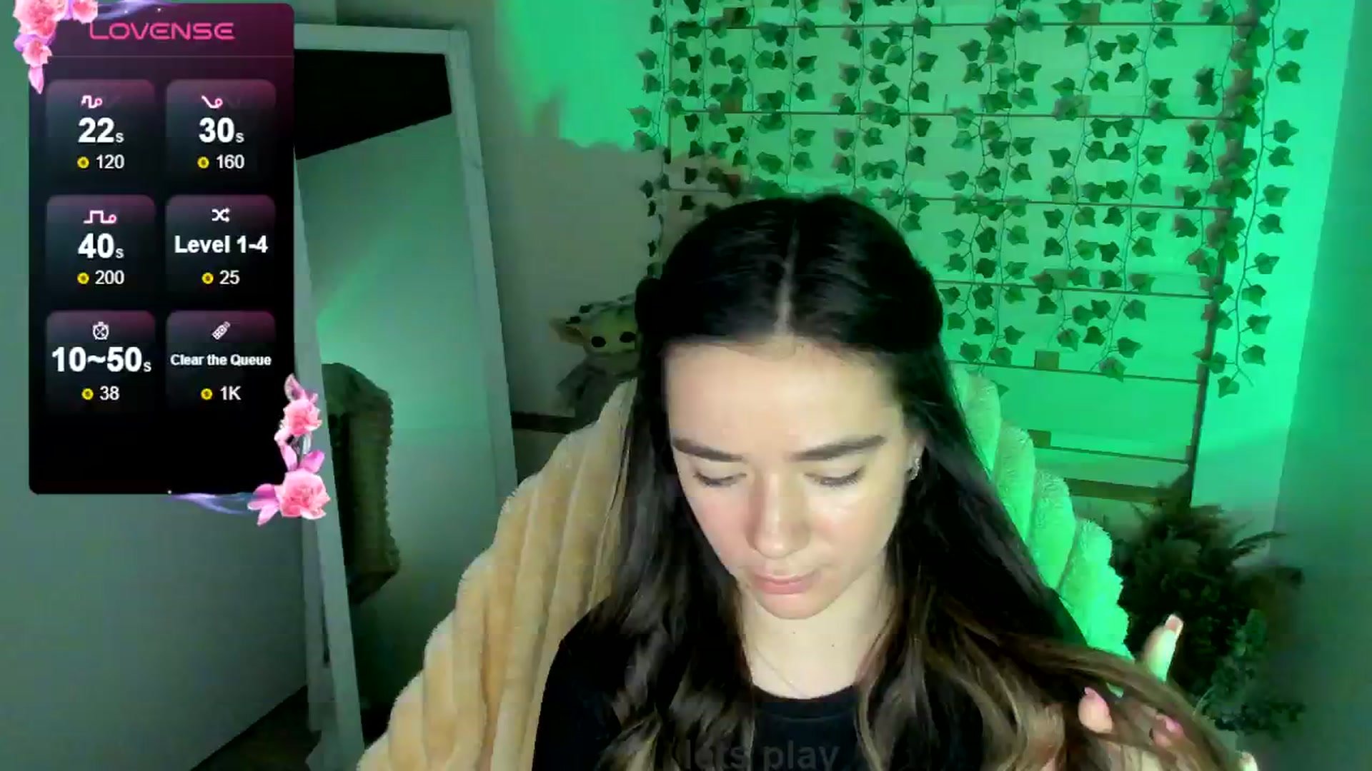 Gallery image thumbnail from KiraLove's myfreecams stream on, 05/01/2025, 16:45 image 7 of 20