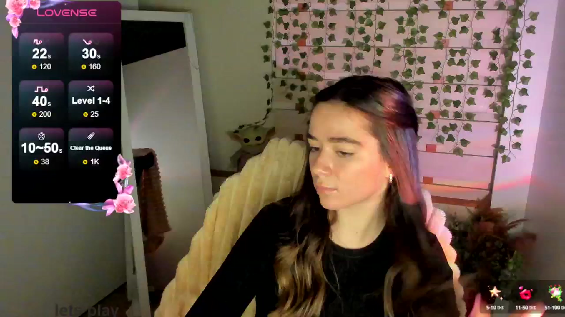 Gallery image thumbnail from KiraLove's myfreecams stream on, 05/01/2025, 16:45 image 13 of 20