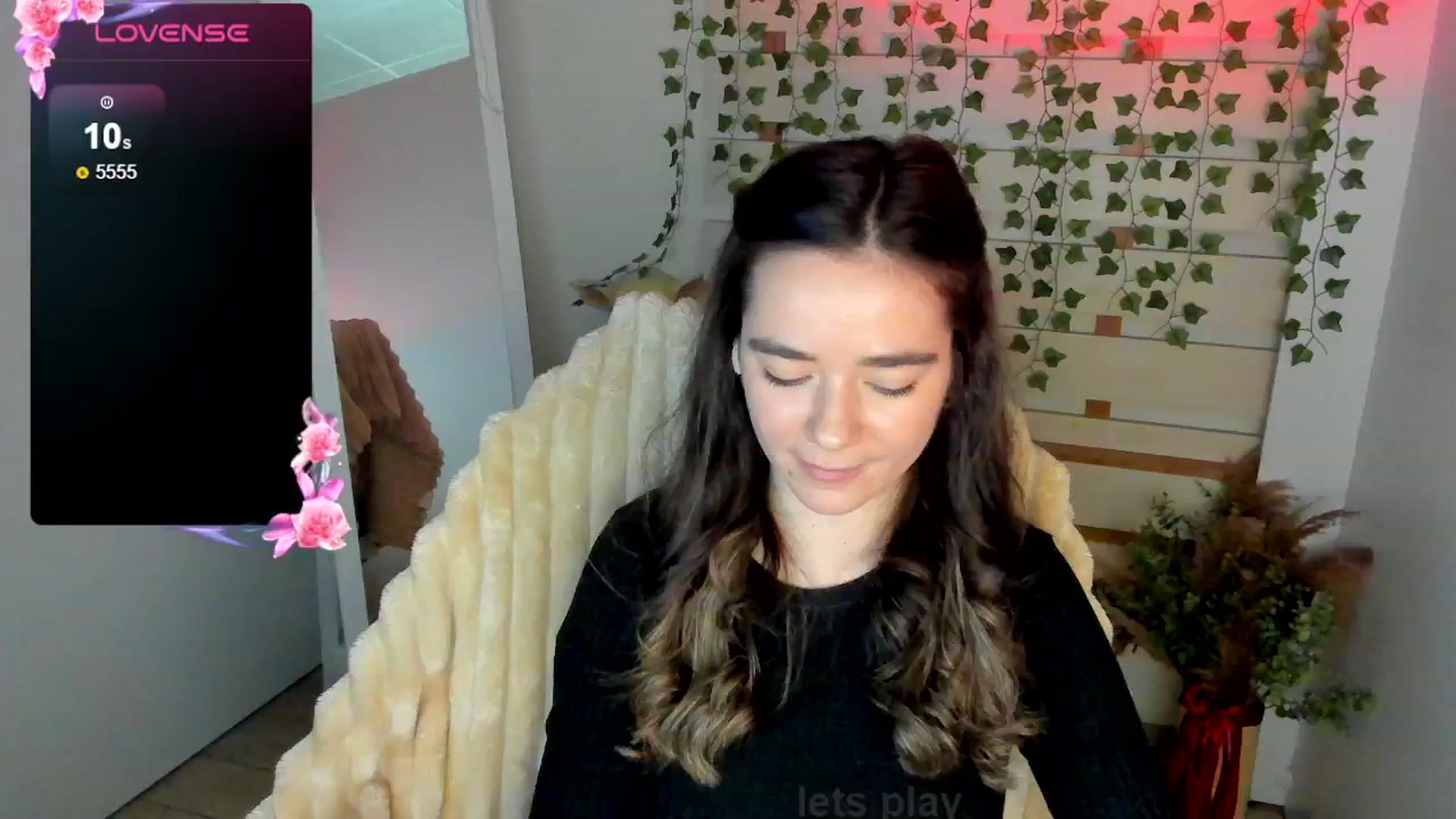Gallery image thumbnail from KiraLove's myfreecams stream on, 05/02/2025, 13:38 image 17 of 20