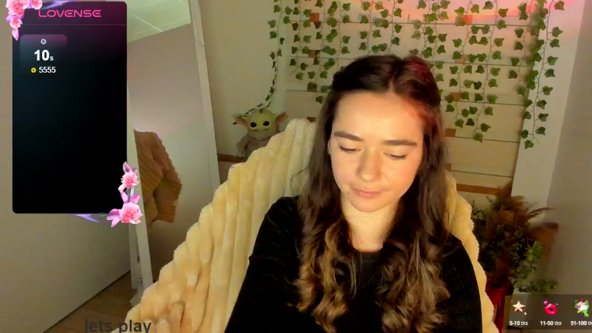Gallery image thumbnail from KiraLove's myfreecams stream on, 05/02/2025, 13:38 image 15 of 20
