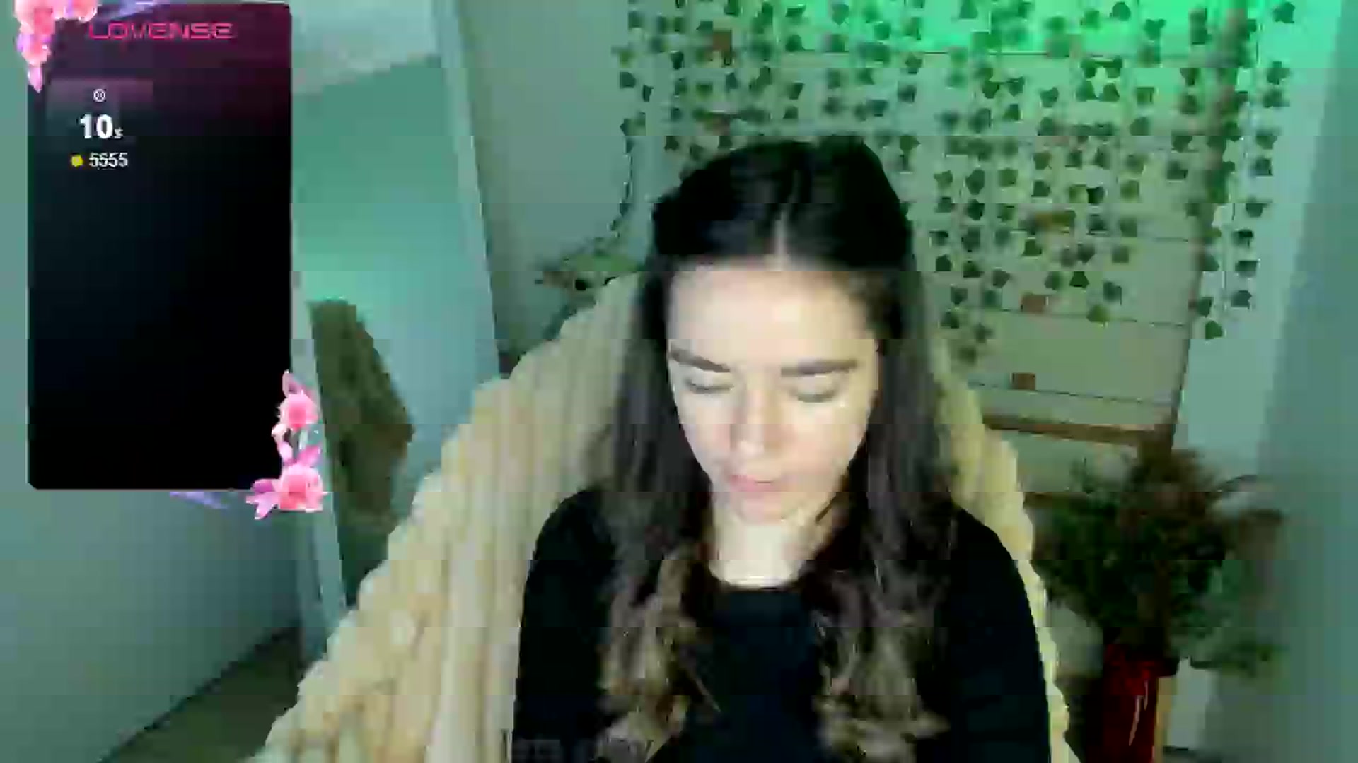 Gallery image thumbnail from KiraLove's myfreecams stream on, 05/02/2025, 13:38 image 1 of 20