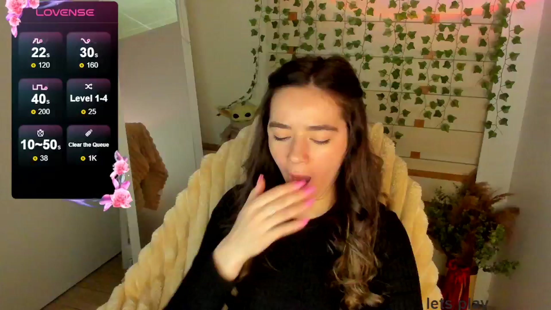Gallery image thumbnail from KiraLove's myfreecams stream on, 05/02/2025, 13:38 image 3 of 20
