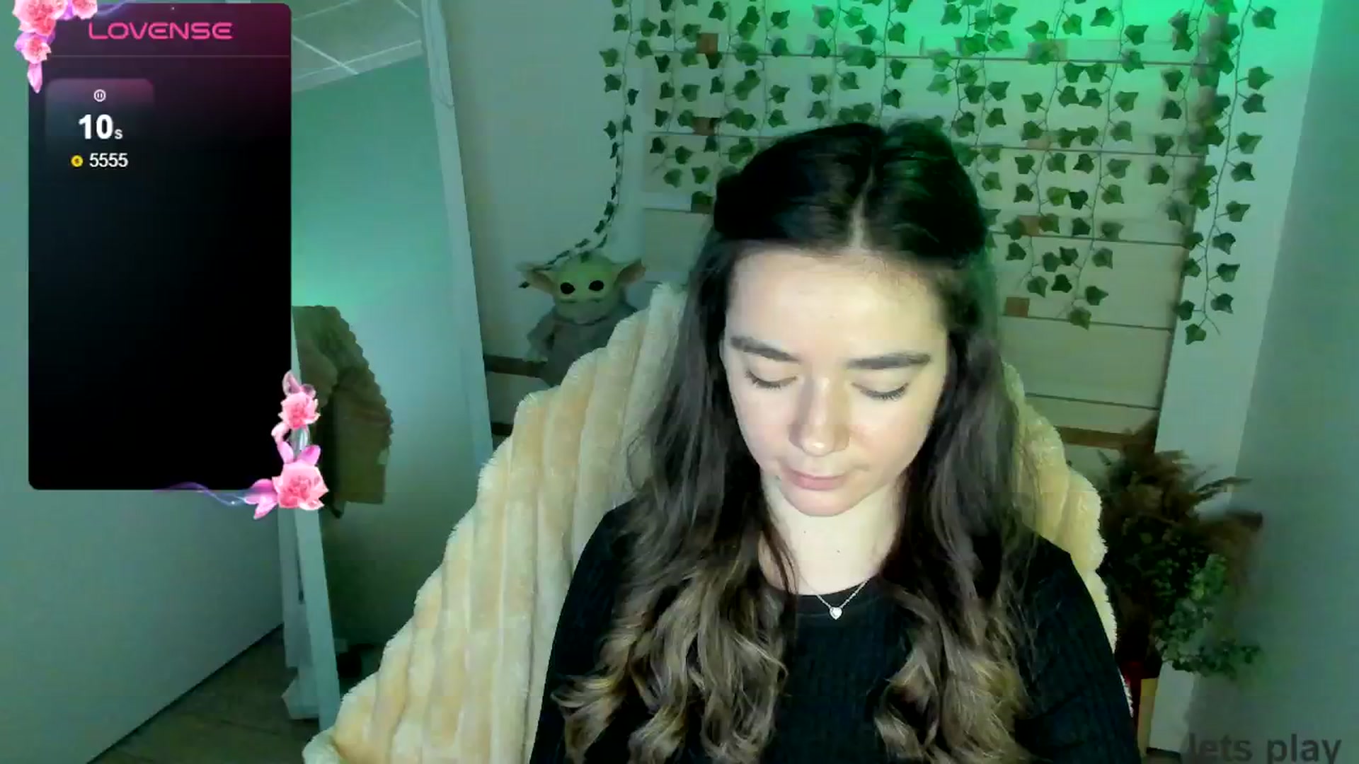 Gallery image thumbnail from KiraLove's myfreecams stream on, 05/02/2025, 15:32 image 11 of 20