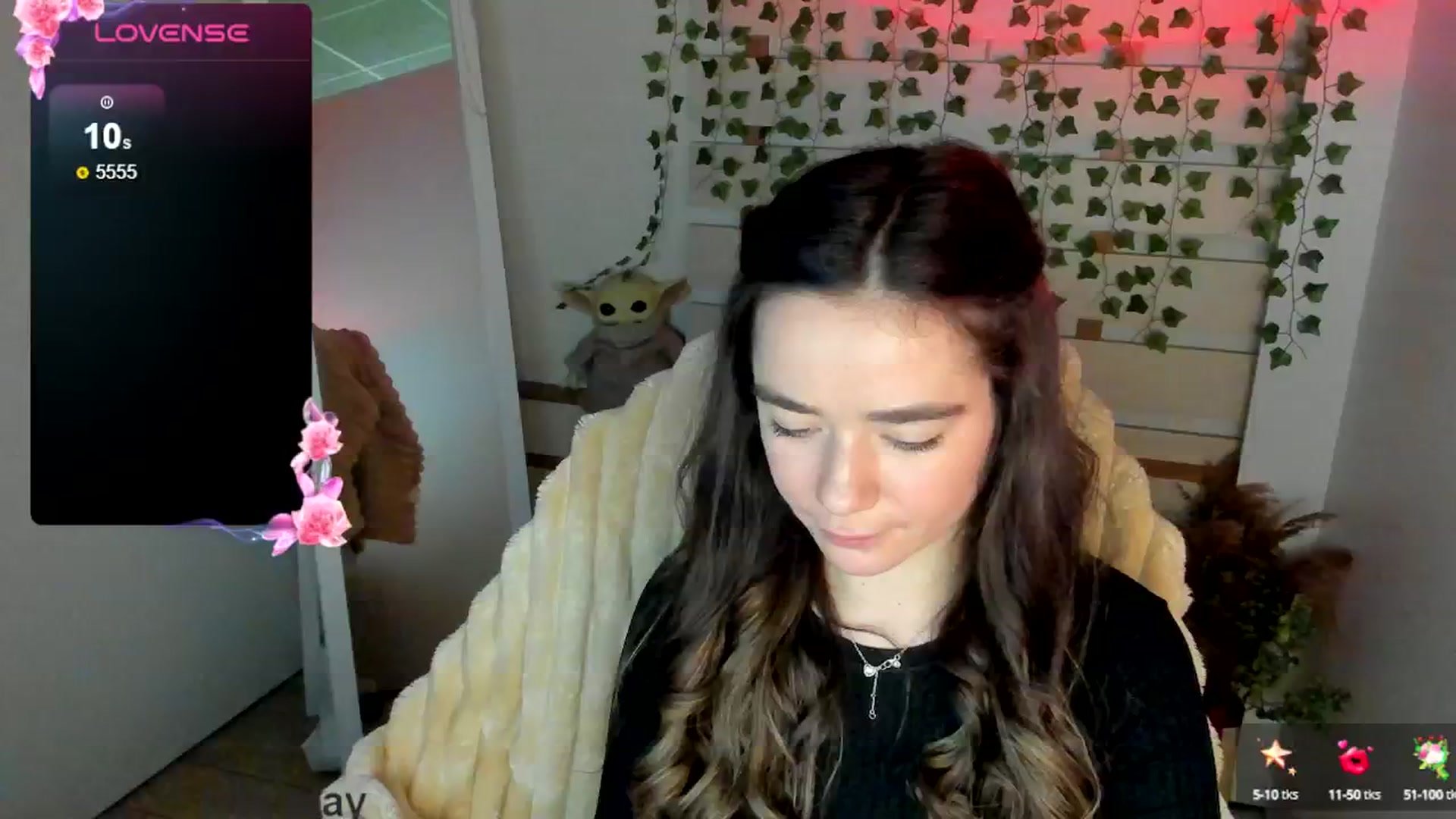 Gallery image thumbnail from KiraLove's myfreecams stream on, 05/02/2025, 15:32 image 1 of 20