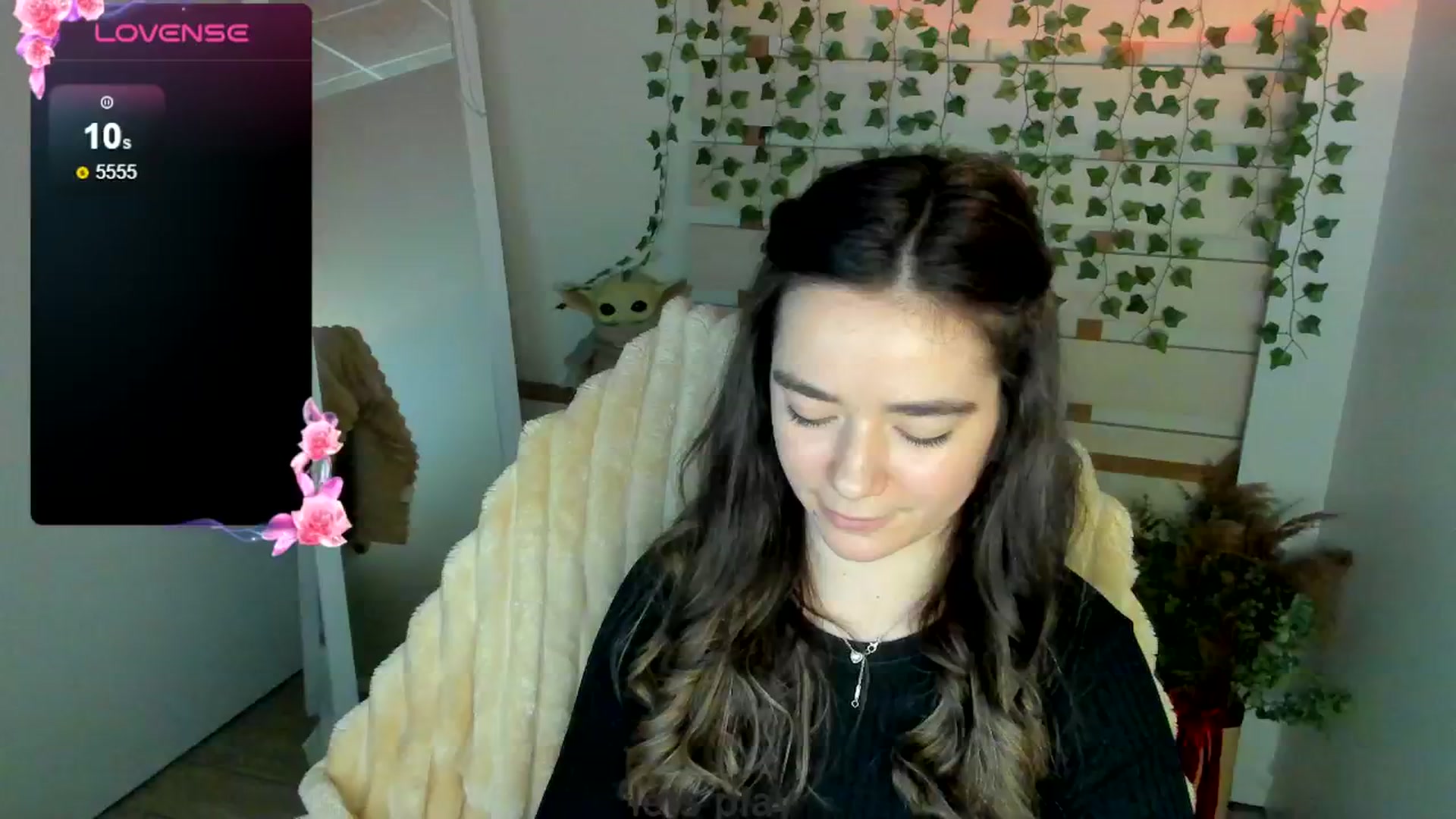 Gallery image thumbnail from KiraLove's myfreecams stream on, 05/02/2025, 15:32 image 5 of 20