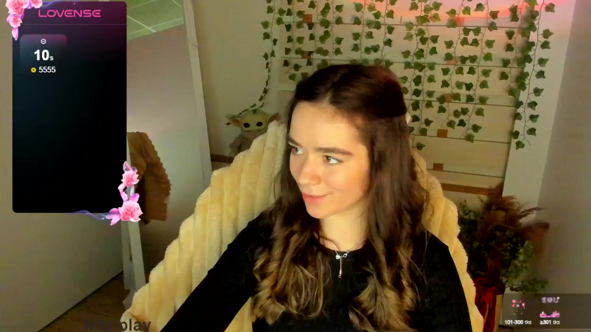Gallery image thumbnail from KiraLove's myfreecams stream on, 05/02/2025, 15:32 image 8 of 20