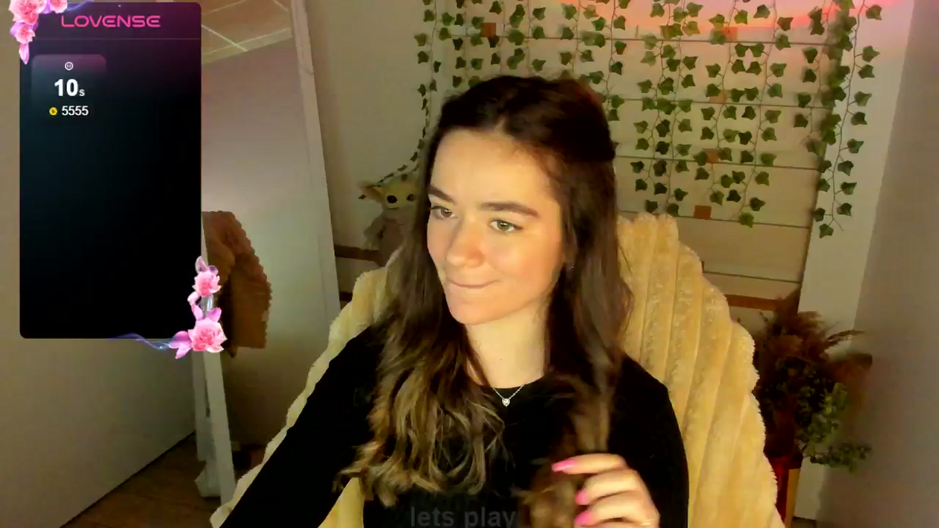 Gallery image thumbnail from KiraLove's myfreecams stream on, 05/02/2025, 15:32 image 12 of 20