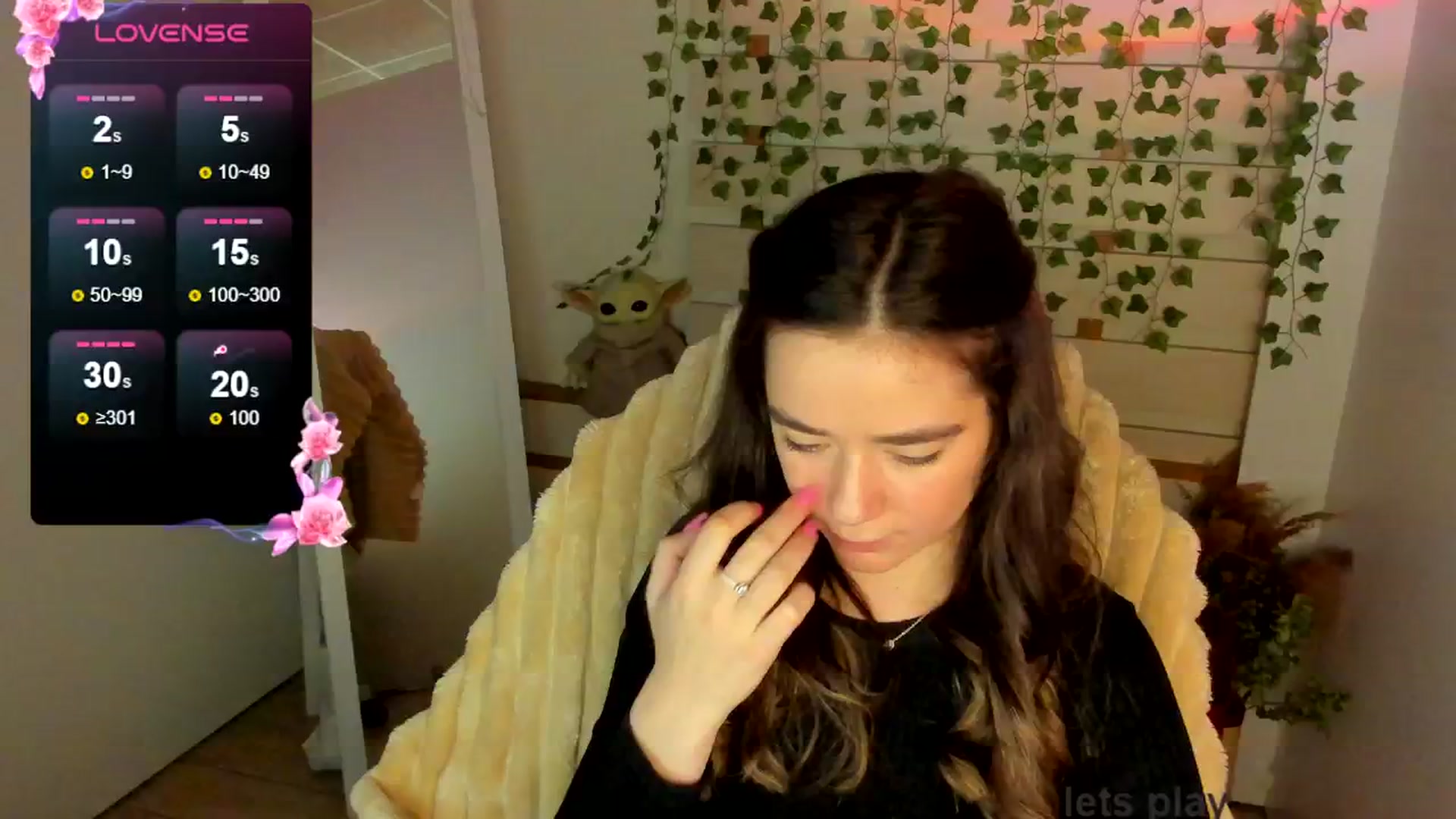 Gallery image thumbnail from KiraLove's myfreecams stream on, 05/02/2025, 15:32 image 16 of 20