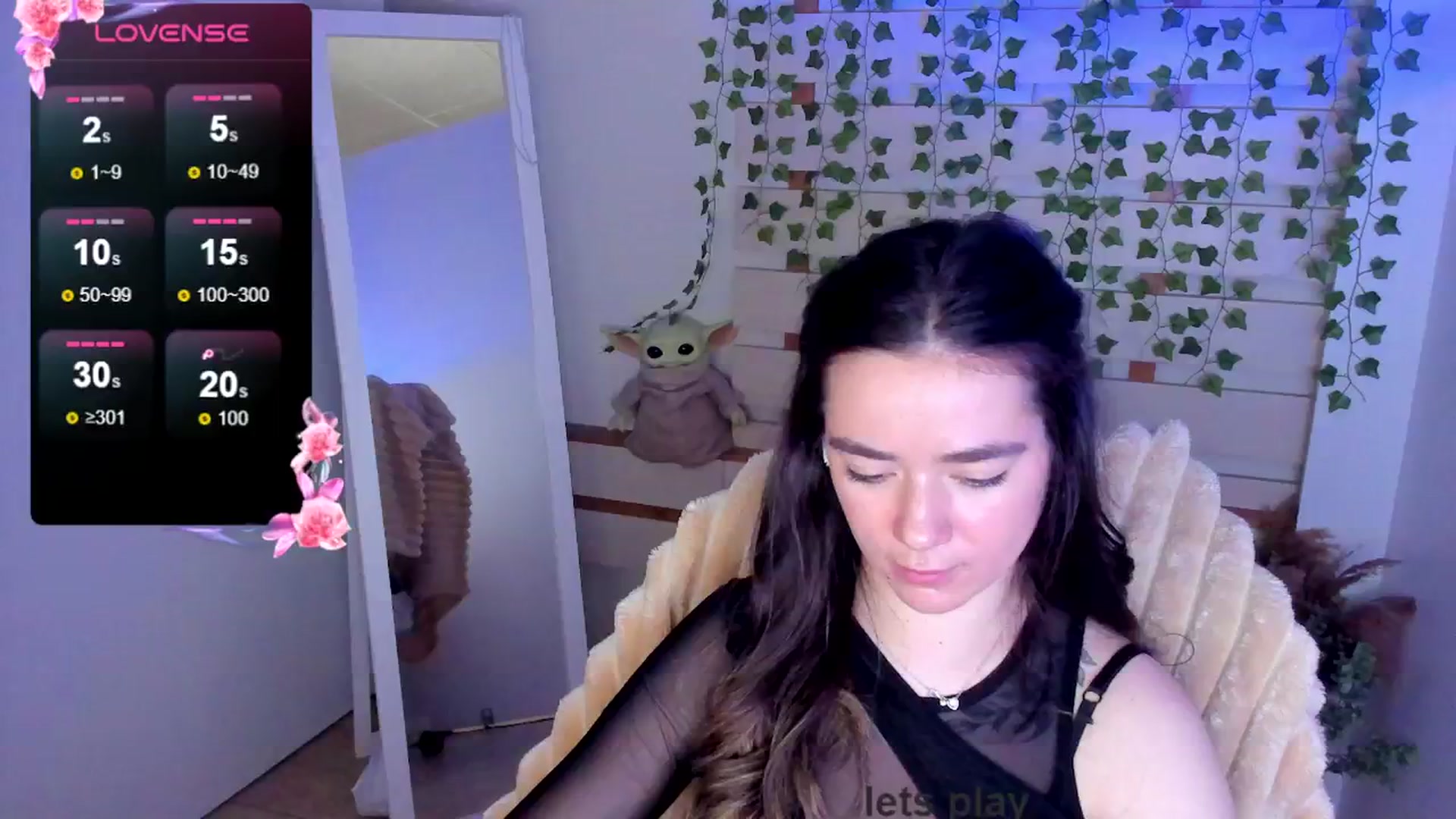 Gallery image thumbnail from KiraLove's myfreecams stream on, 05/03/2025, 10:22 image 10 of 20