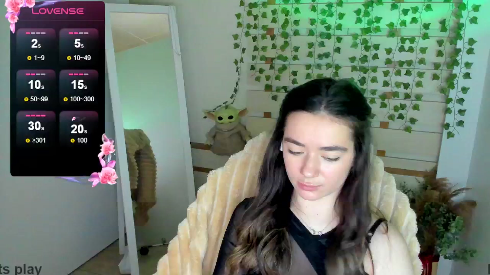 Gallery image thumbnail from KiraLove's myfreecams stream on, 05/03/2025, 10:22 image 14 of 20