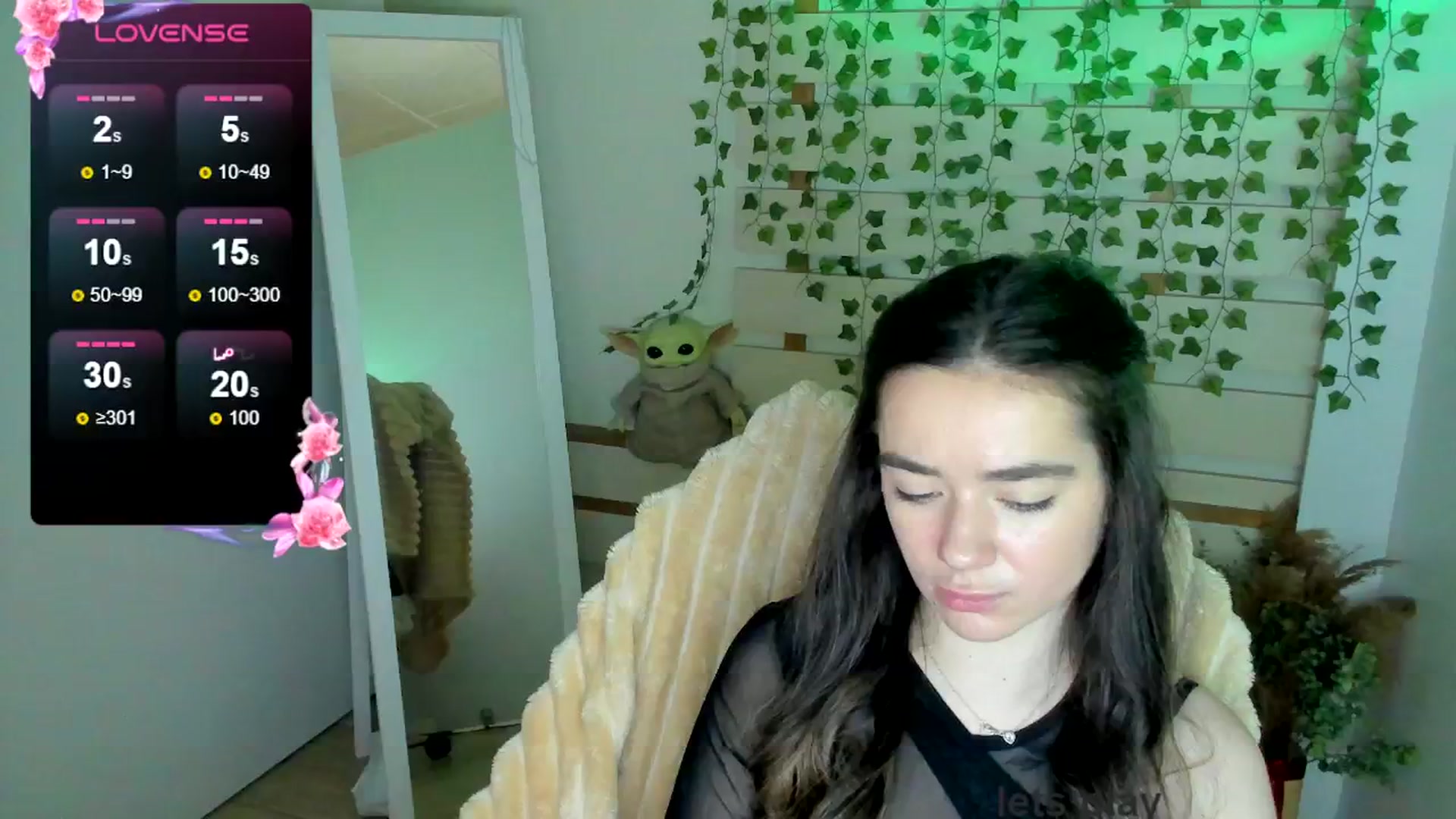 Gallery image thumbnail from KiraLove's myfreecams stream on, 05/03/2025, 10:22 image 16 of 20