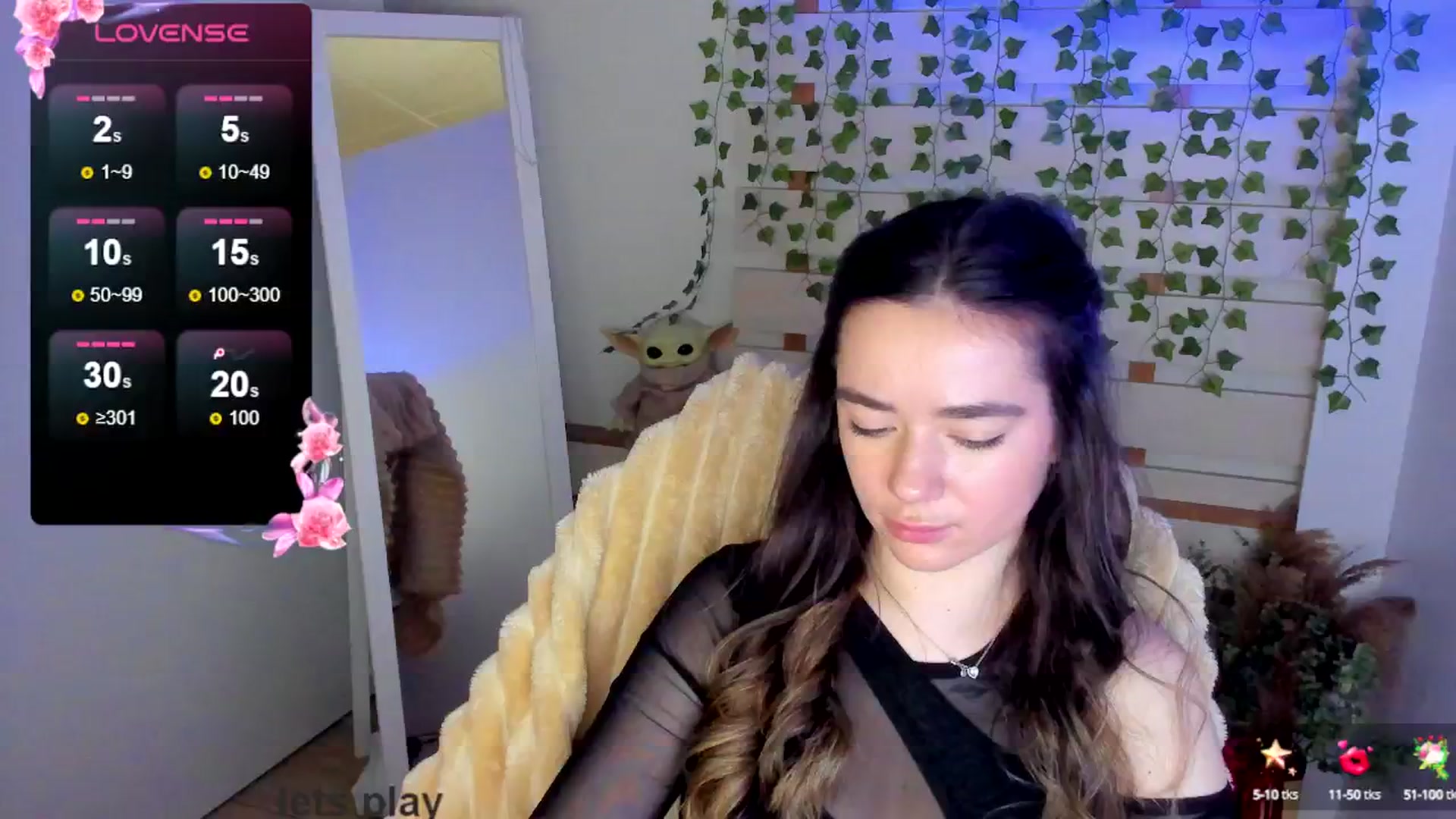 Gallery image thumbnail from KiraLove's myfreecams stream on, 05/03/2025, 10:22 image 6 of 20