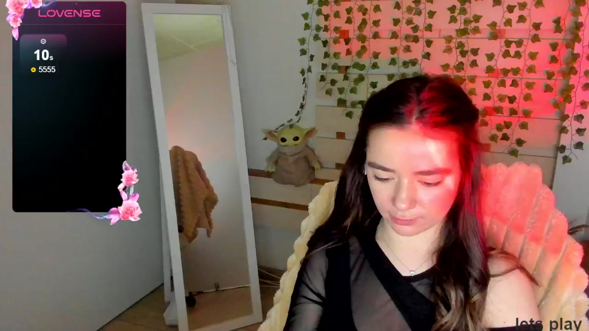 Gallery image thumbnail from KiraLove's myfreecams stream on, 05/03/2025, 11:25 image 4 of 20