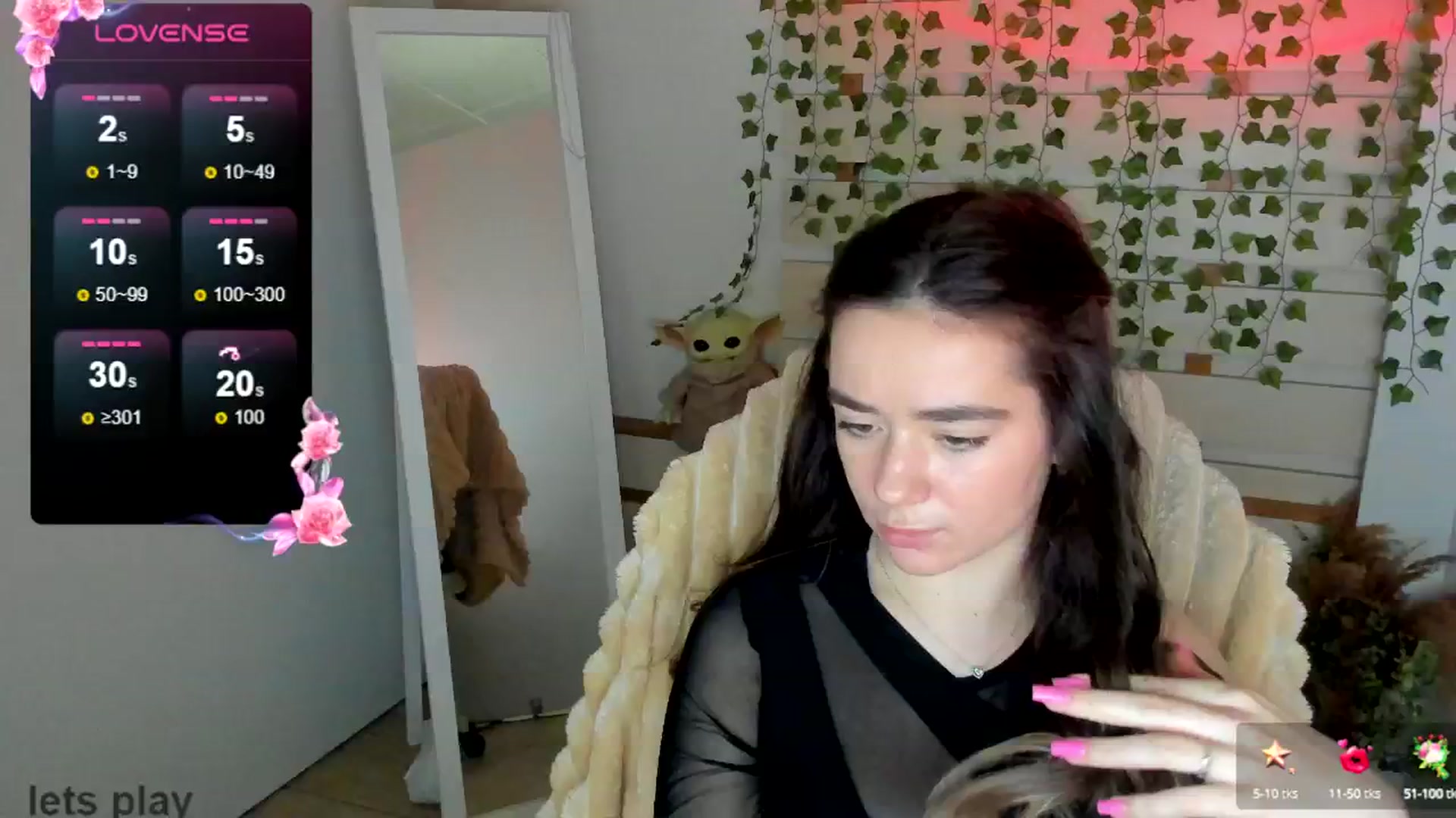 Gallery image thumbnail from KiraLove's myfreecams stream on, 05/03/2025, 11:25 image 2 of 20