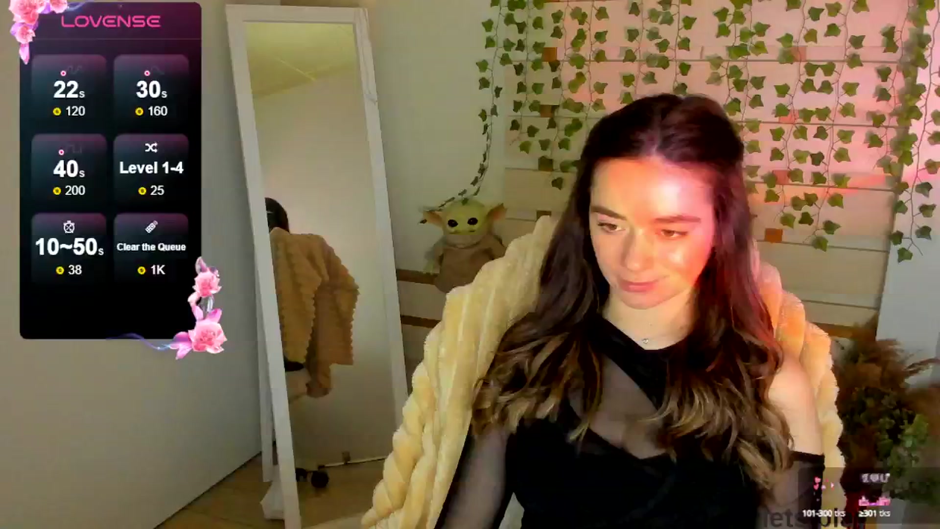 Gallery image thumbnail from KiraLove's myfreecams stream on, 05/03/2025, 11:25 image 17 of 20