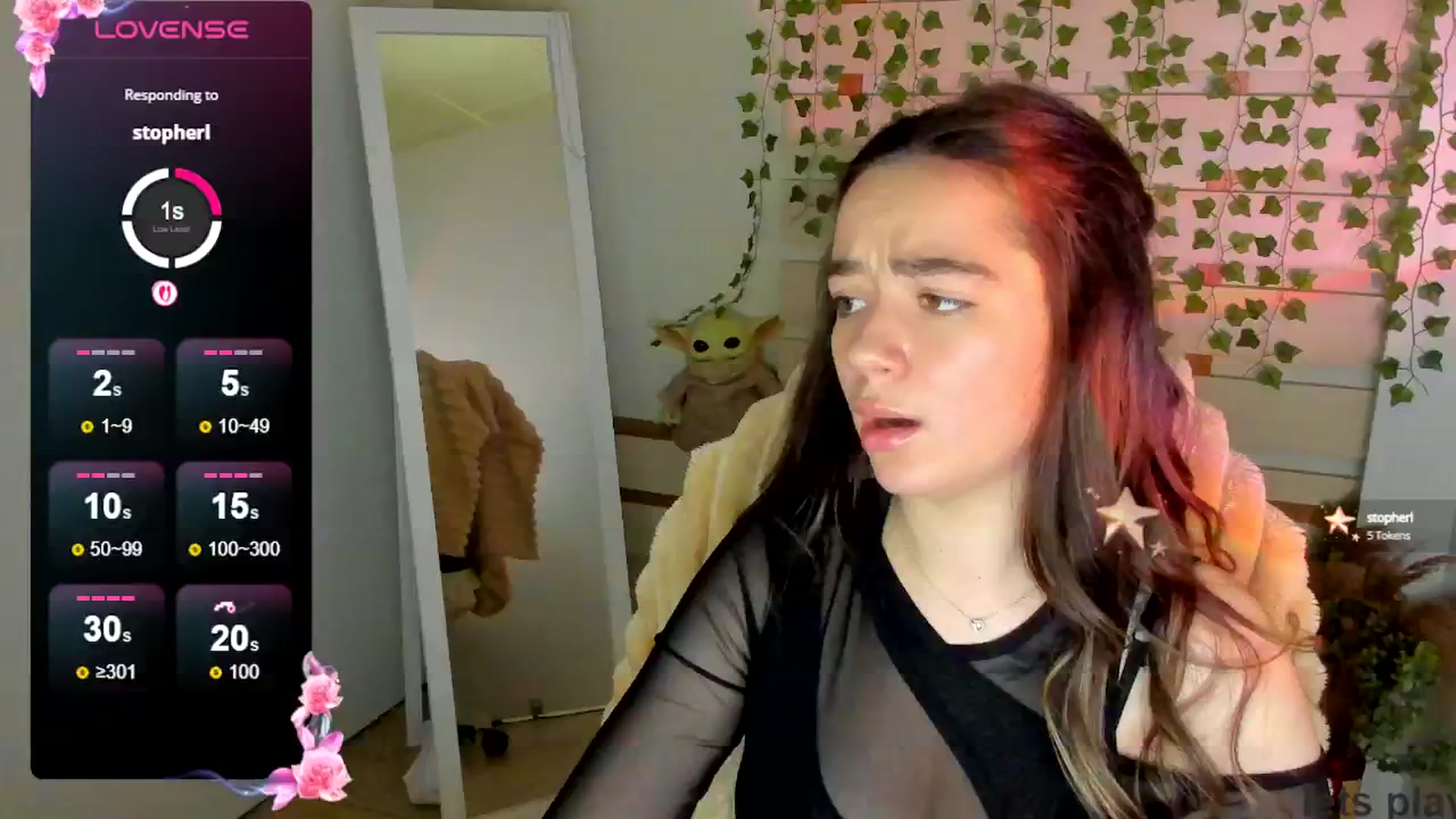 Gallery image thumbnail from KiraLove's myfreecams stream on, 05/03/2025, 11:25 image 16 of 20