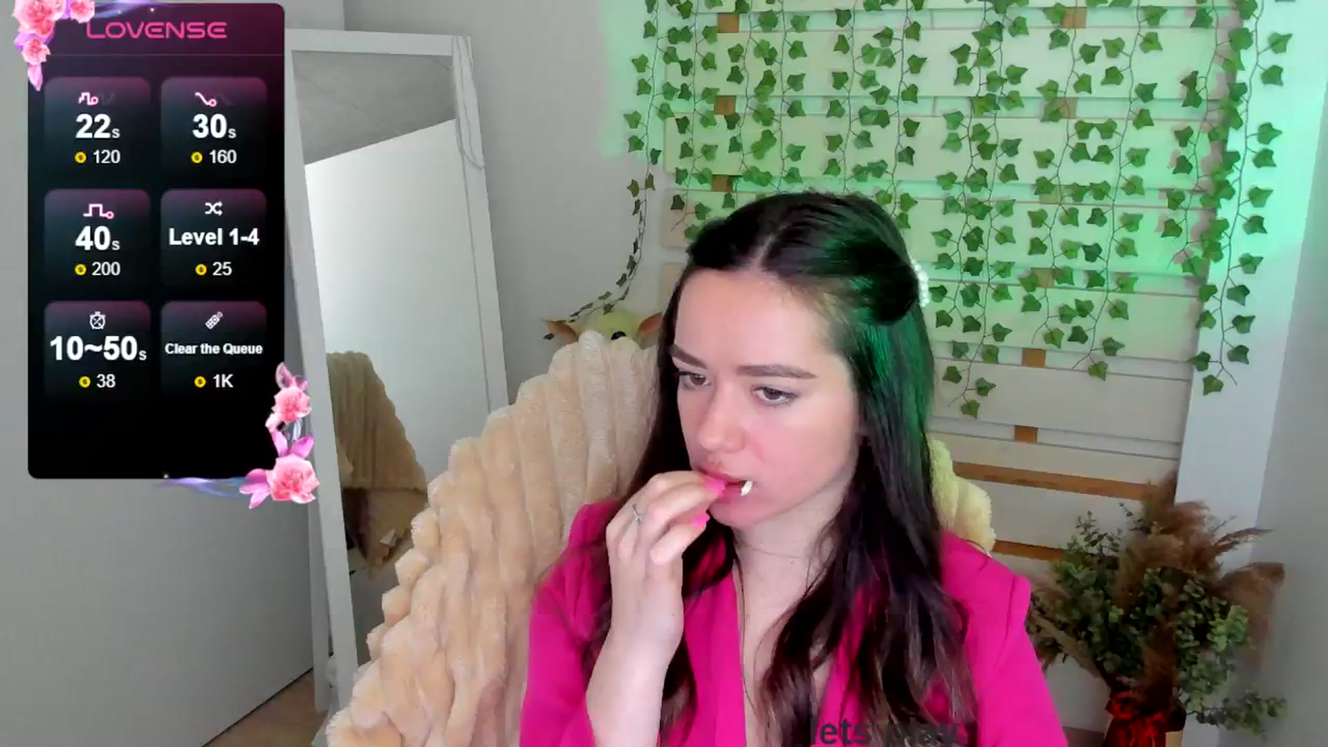 Gallery image thumbnail from KiraLove's myfreecams stream on, 05/04/2025, 09:31 image 1 of 20