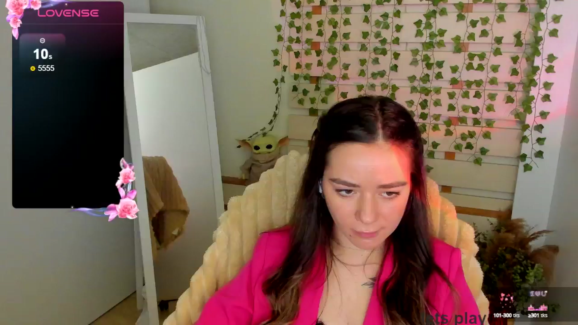 Gallery image thumbnail from KiraLove's myfreecams stream on, 05/04/2025, 09:31 image 20 of 20