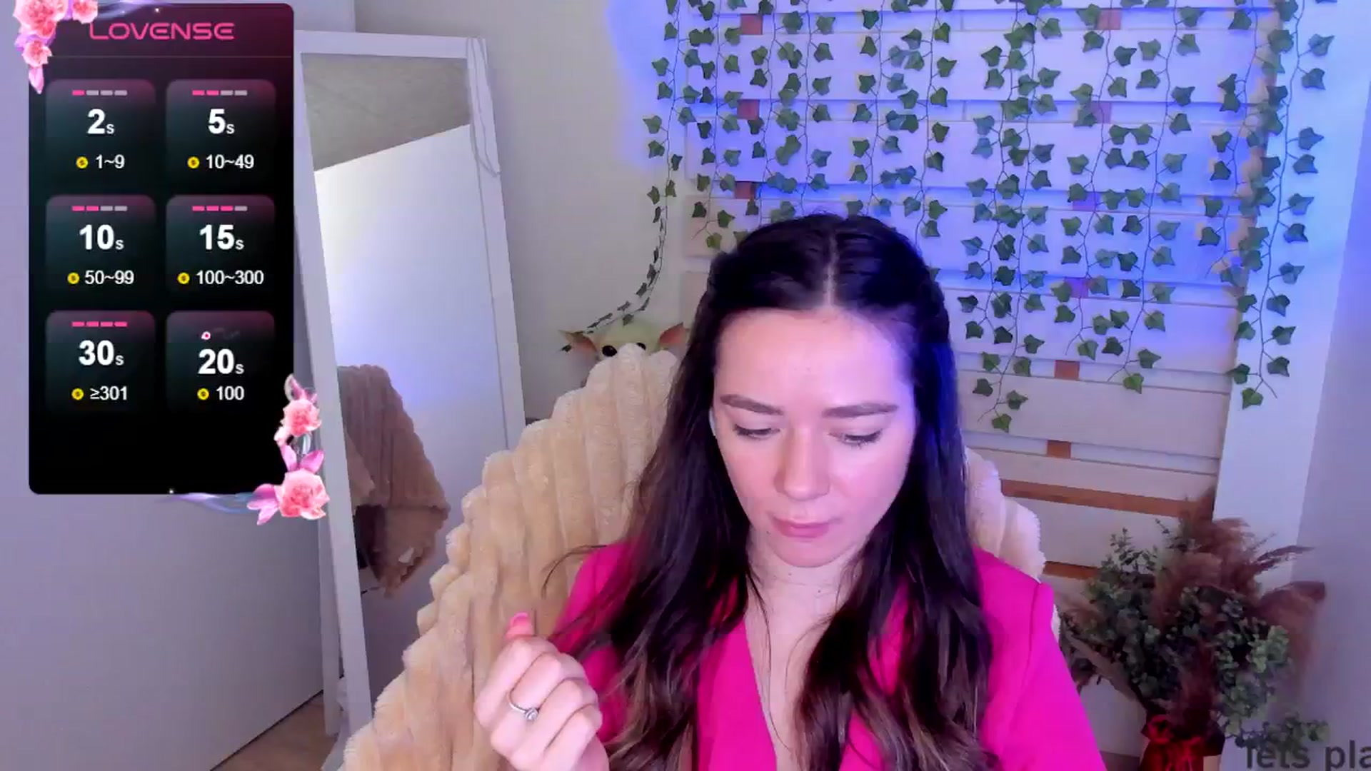 Gallery image thumbnail from KiraLove's myfreecams stream on, 05/04/2025, 09:31 image 6 of 20