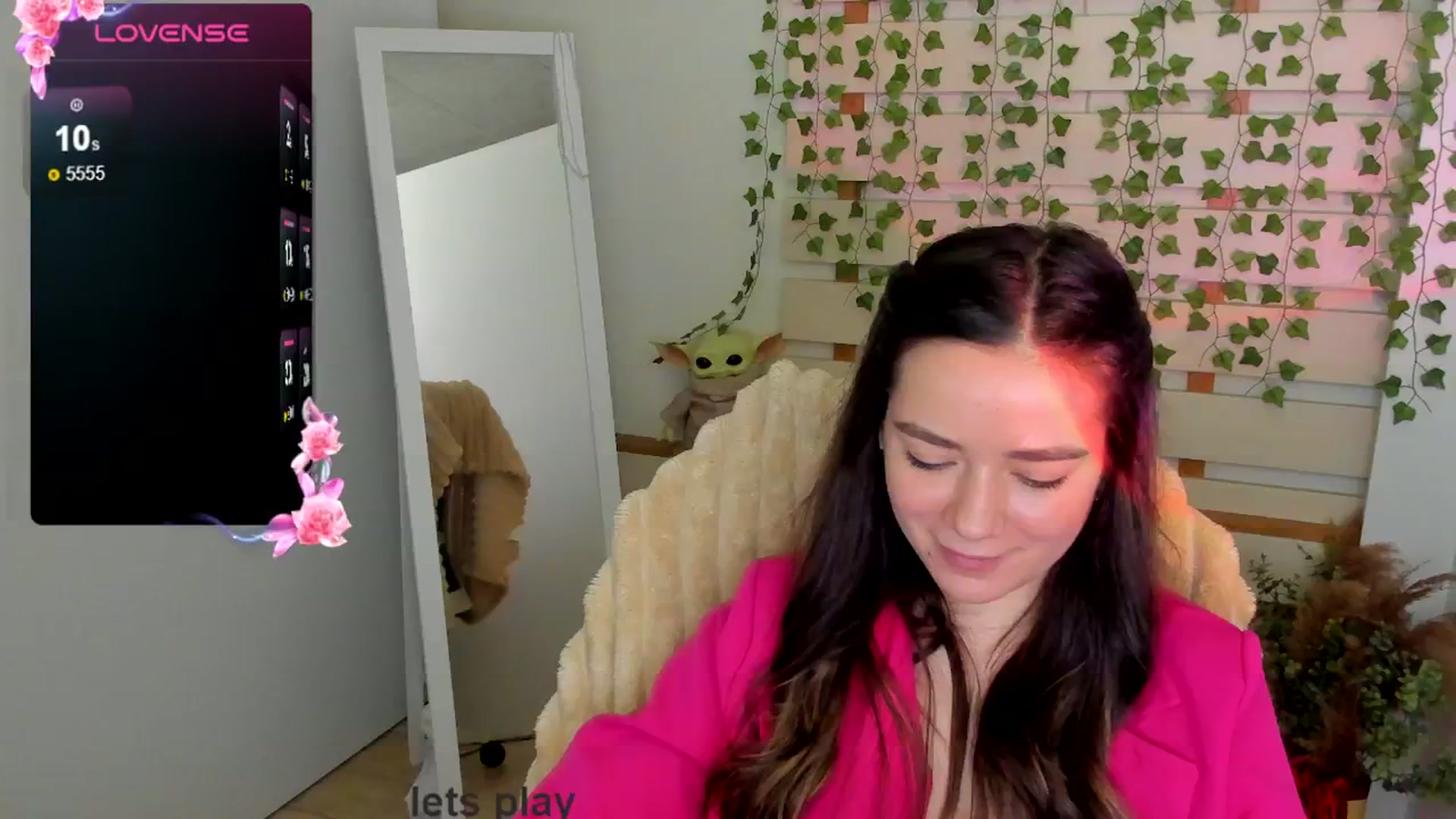 Gallery image thumbnail from KiraLove's myfreecams stream on, 05/04/2025, 11:22 image 16 of 20