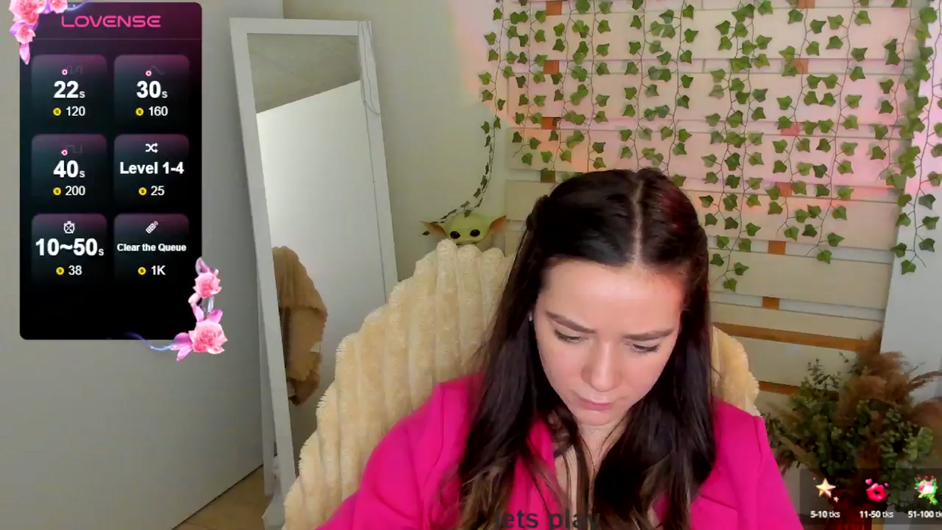 Gallery image thumbnail from KiraLove's myfreecams stream on, 05/04/2025, 11:22 image 17 of 20