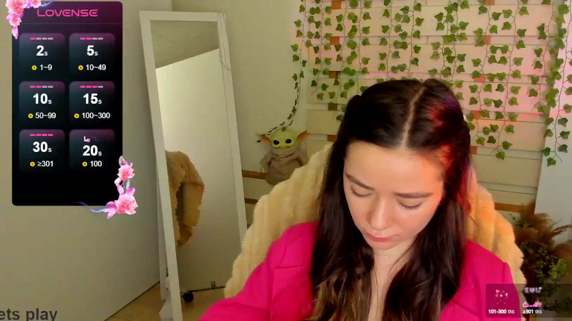 Gallery image thumbnail from KiraLove's myfreecams stream on, 05/04/2025, 11:22 image 19 of 20