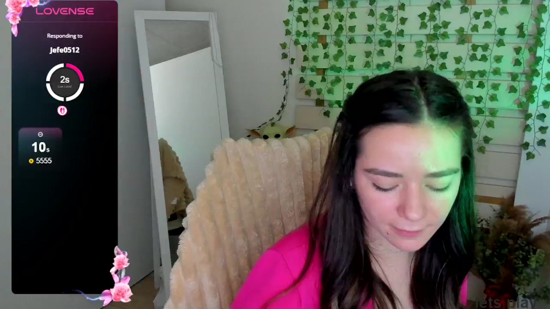 Gallery image thumbnail from KiraLove's myfreecams stream on, 05/04/2025, 11:22 image 10 of 20