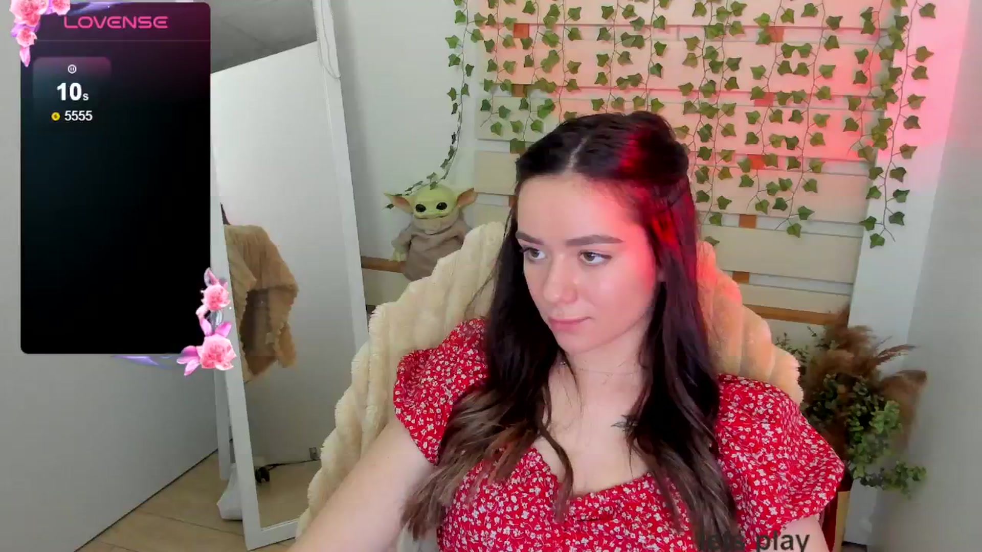 Gallery image thumbnail from KiraLove's myfreecams stream on, 05/05/2025, 09:30 image 14 of 20