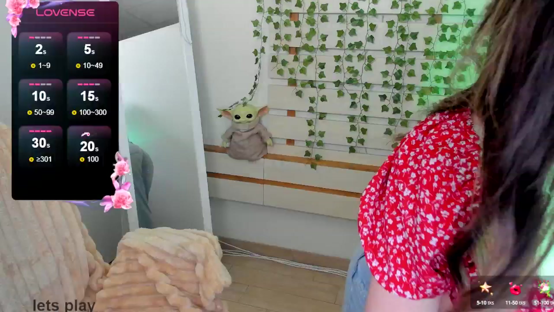 Gallery image thumbnail from KiraLove's myfreecams stream on, 05/05/2025, 09:30 image 16 of 20