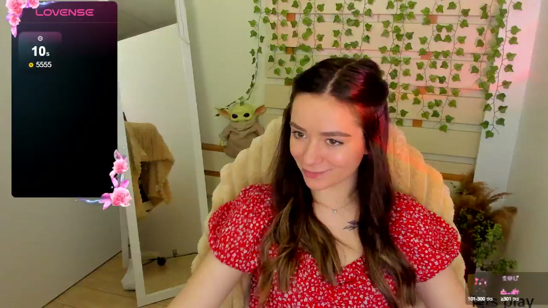 Gallery image thumbnail from KiraLove's myfreecams stream on, 05/05/2025, 09:30 image 1 of 20