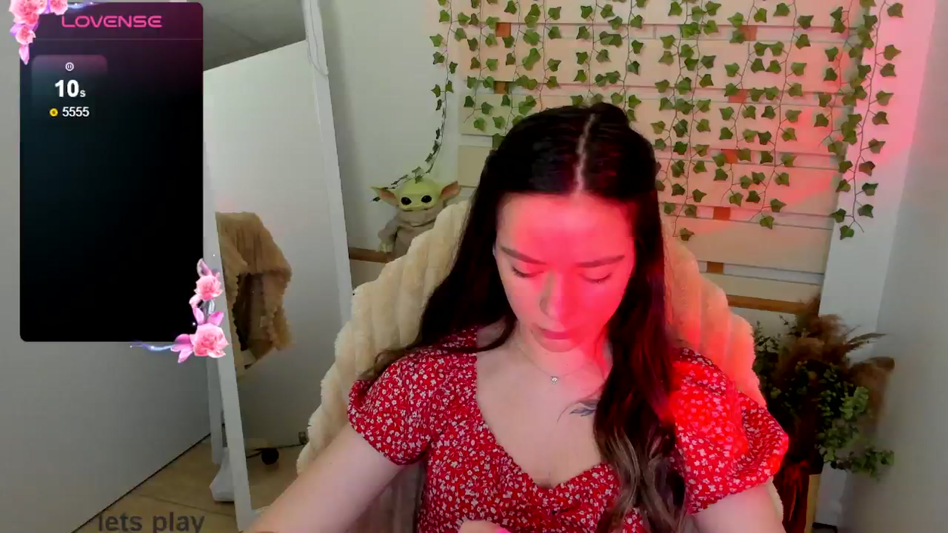 Gallery image thumbnail from KiraLove's myfreecams stream on, 05/05/2025, 09:30 image 19 of 20